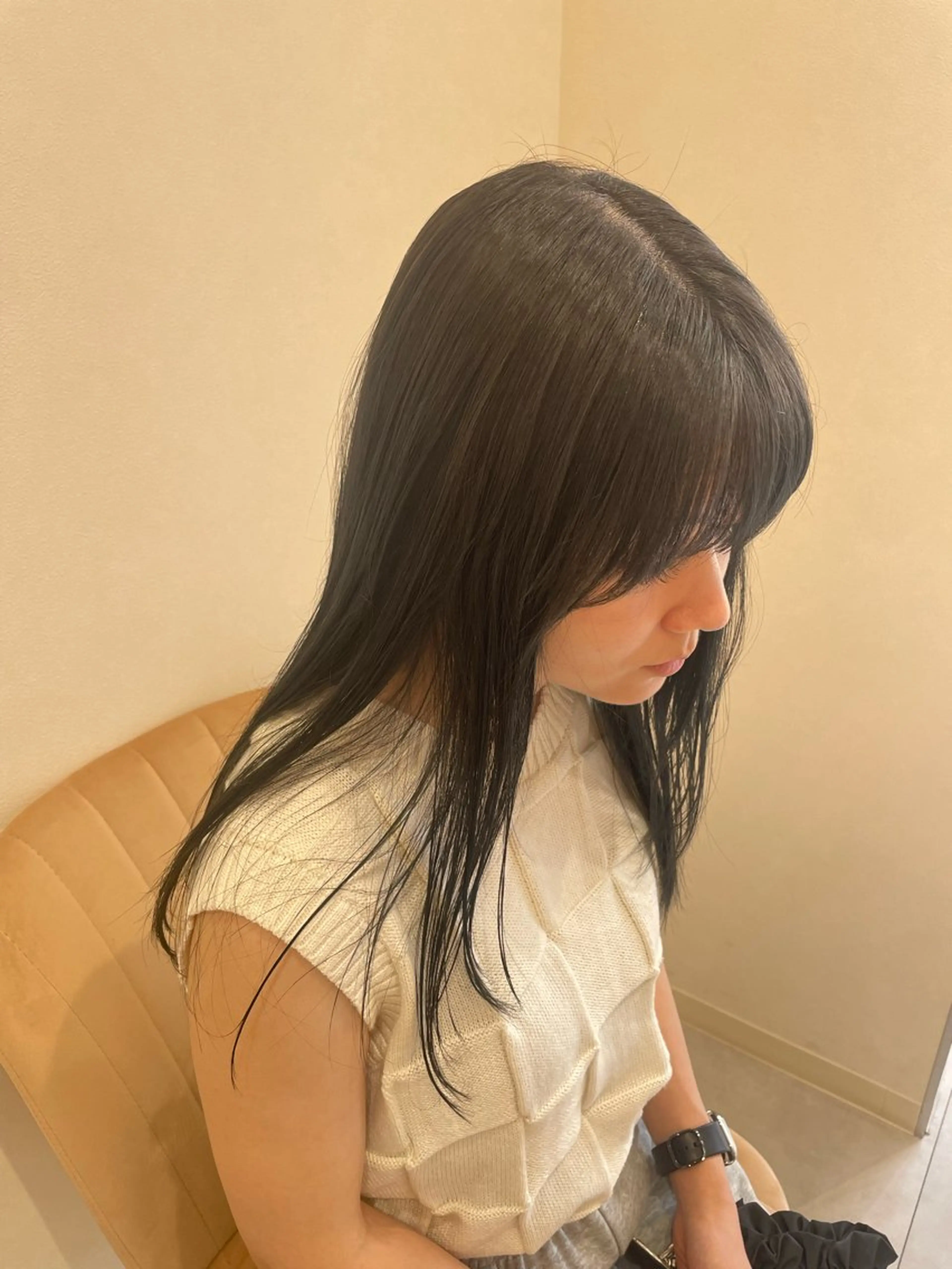 ロング カラー 黒髪 ブルーカラー ブルーブラック Eleanor Ayaのヘアスタイル