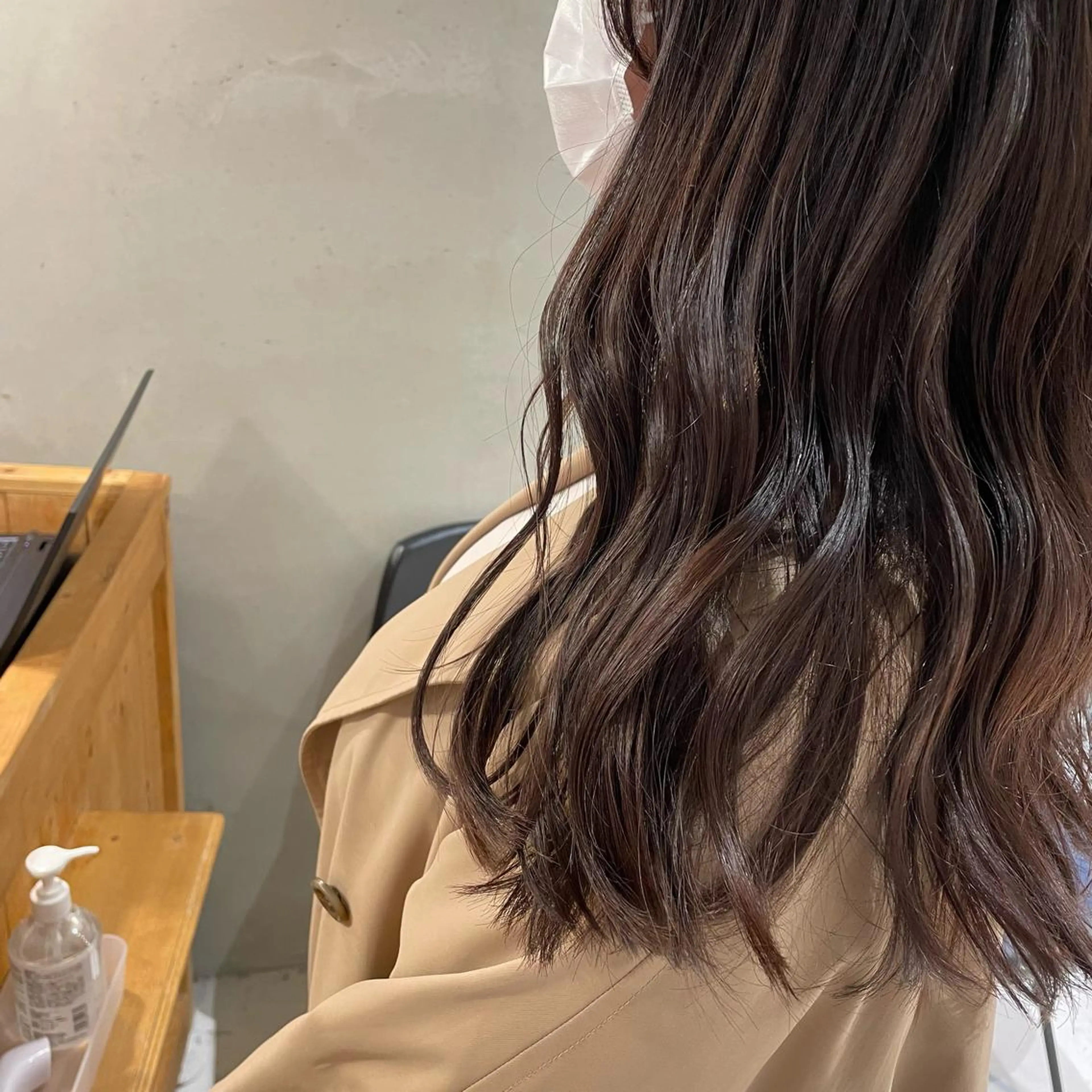 セミロング カラー ブリーチ ブリーチなしカラー カット ヘアカラー トリートメント 外山 実咲のヘアスタイル