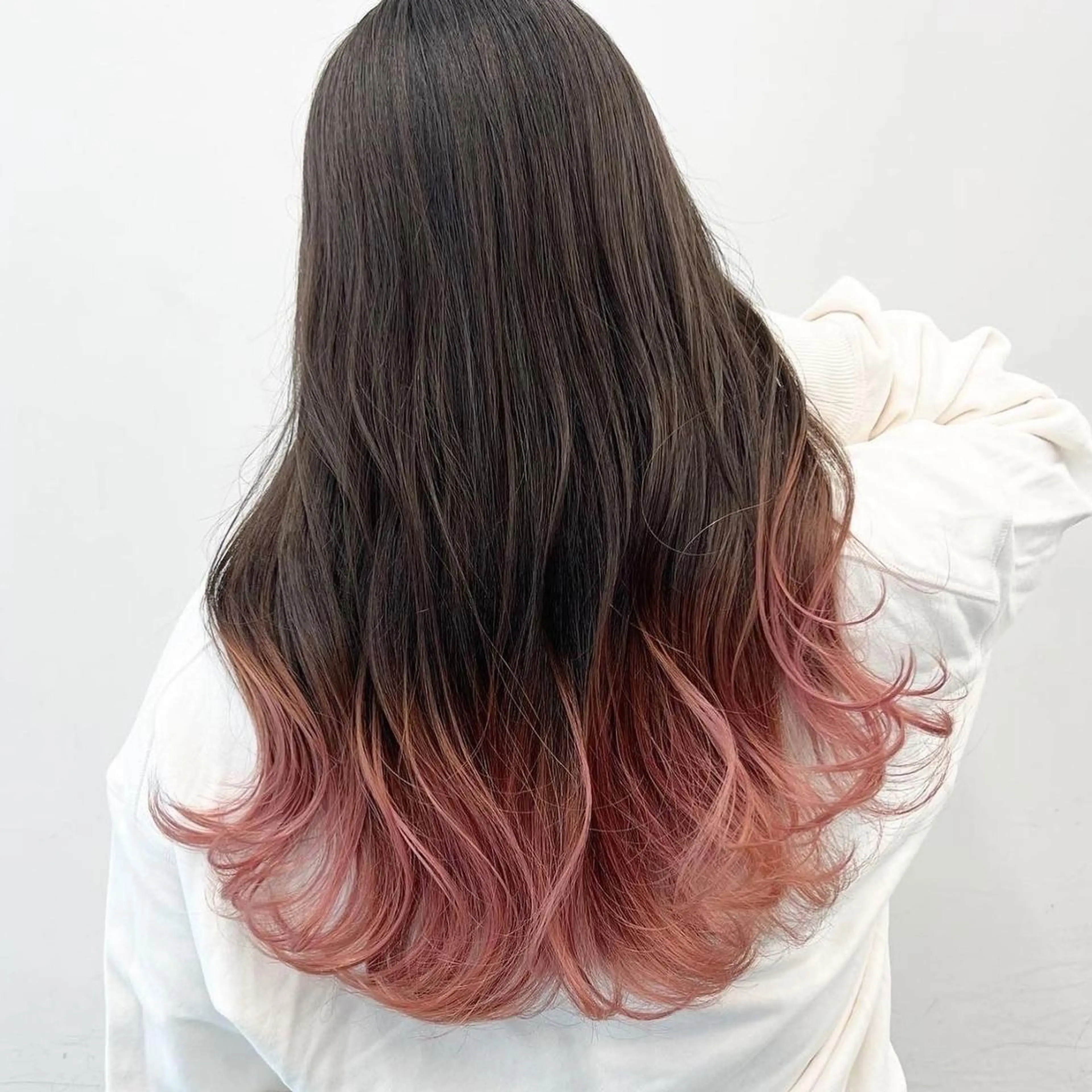 ロング ハイライト 髪質改善 レイヤーカット トリートメント ヘアカラー トリートメント 【公式】amble luxe池袋東口♻️のヘアスタイル