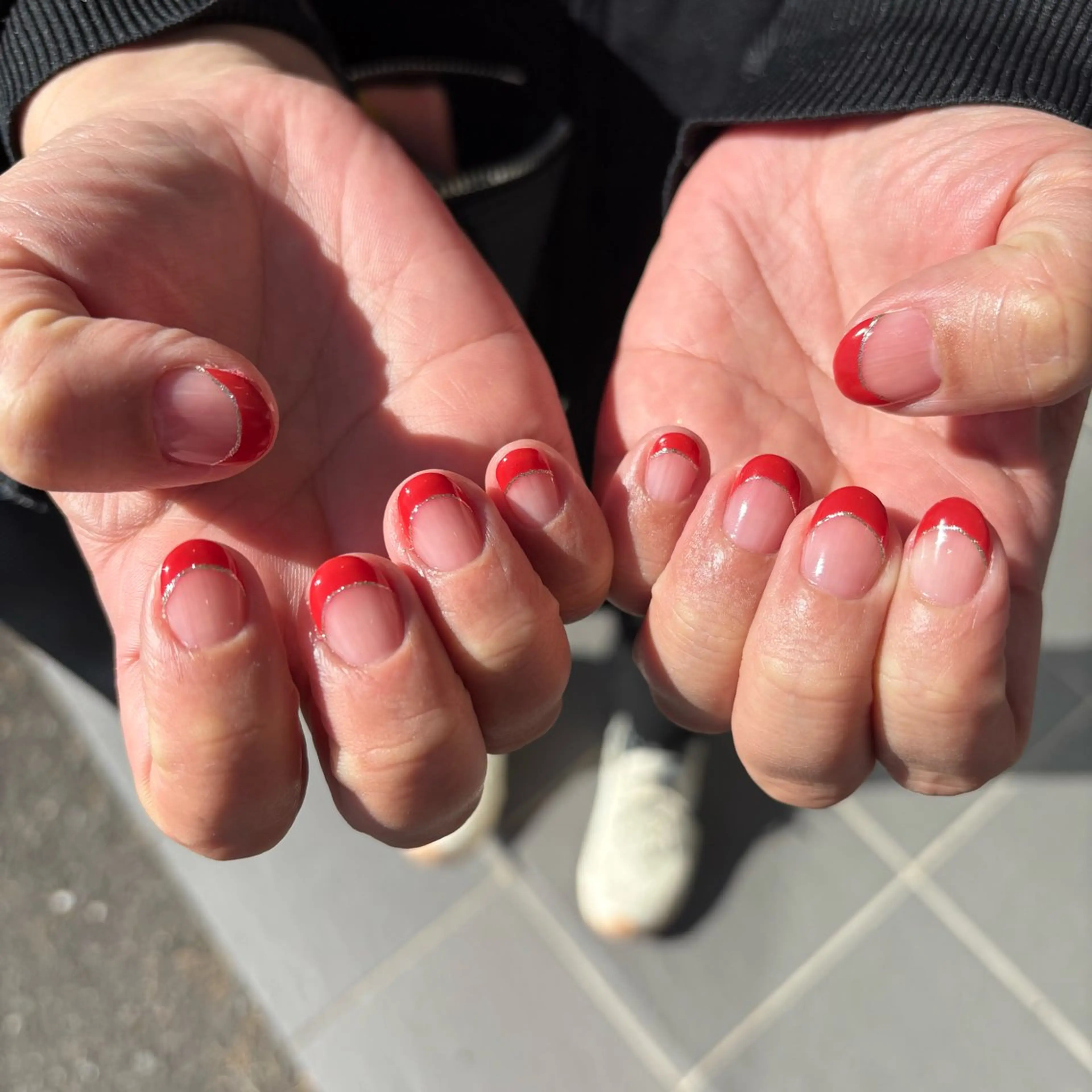 【フレンチ＆ラメライン✨】ハンドネイル※クリアベースの写真