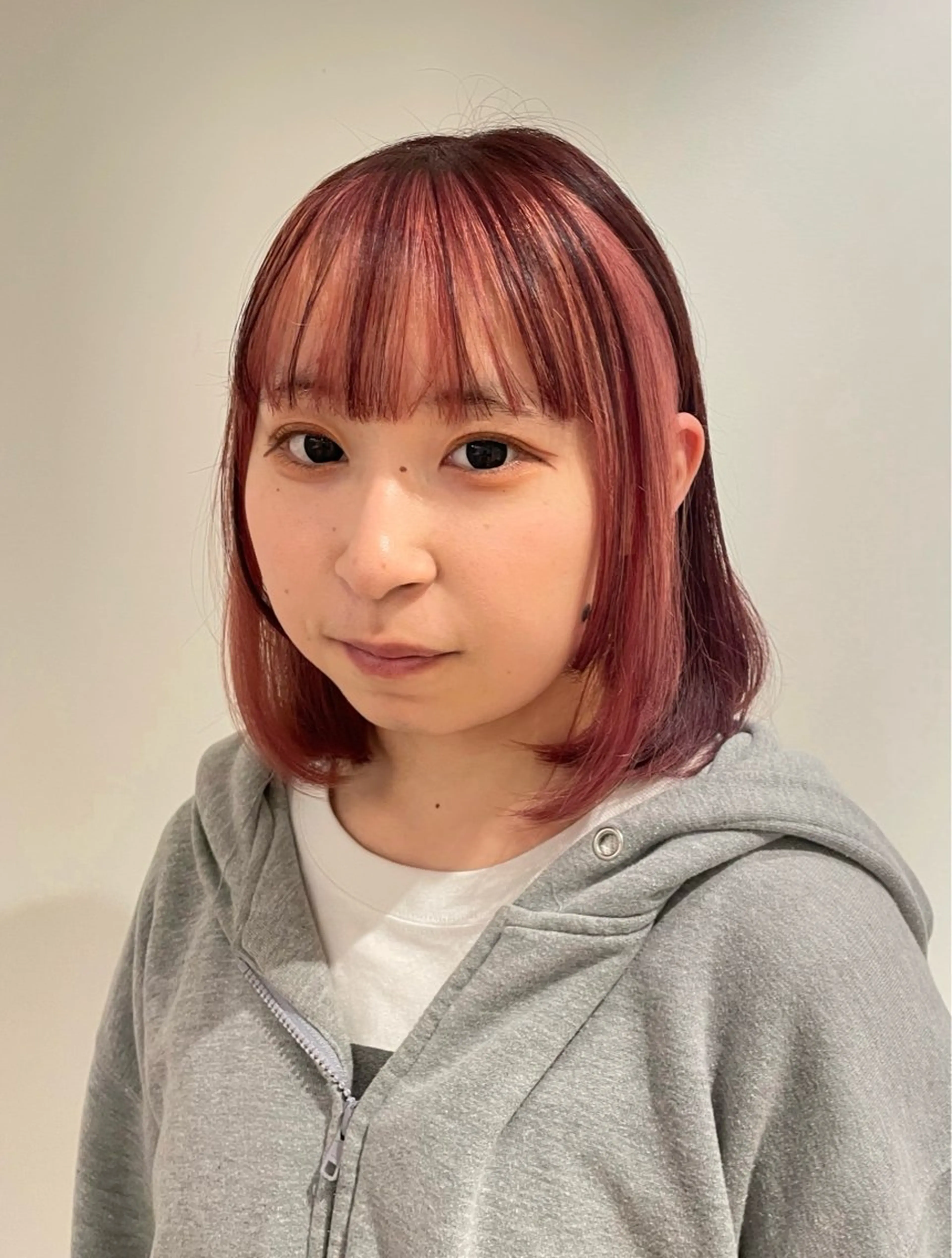 ミディアム ピンクブラウン ローネス銀座店所属・森山 陽菜のヘアスタイル