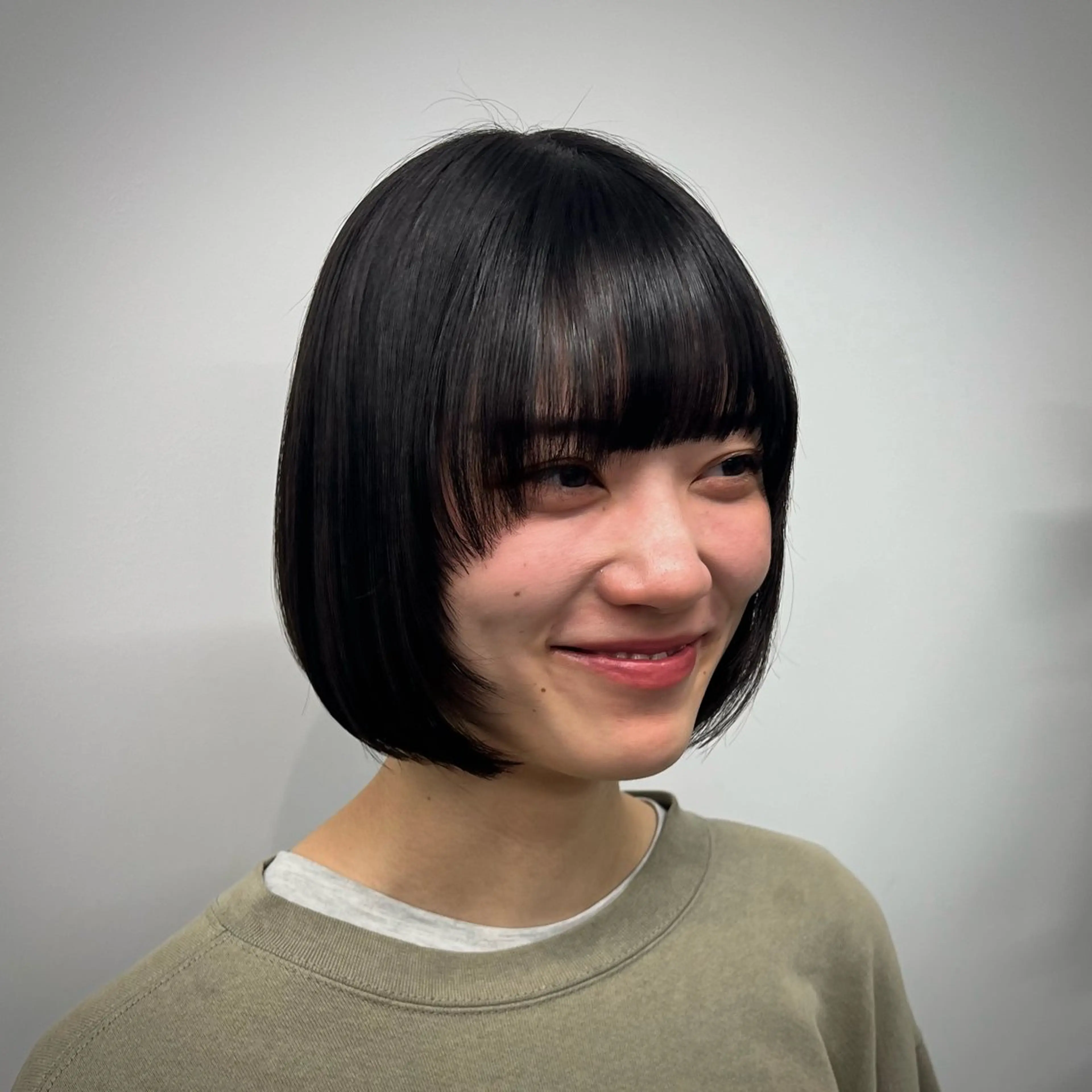 ショート カット INORI🐳/艶カ ラー/レイヤーカットのヘアスタイル