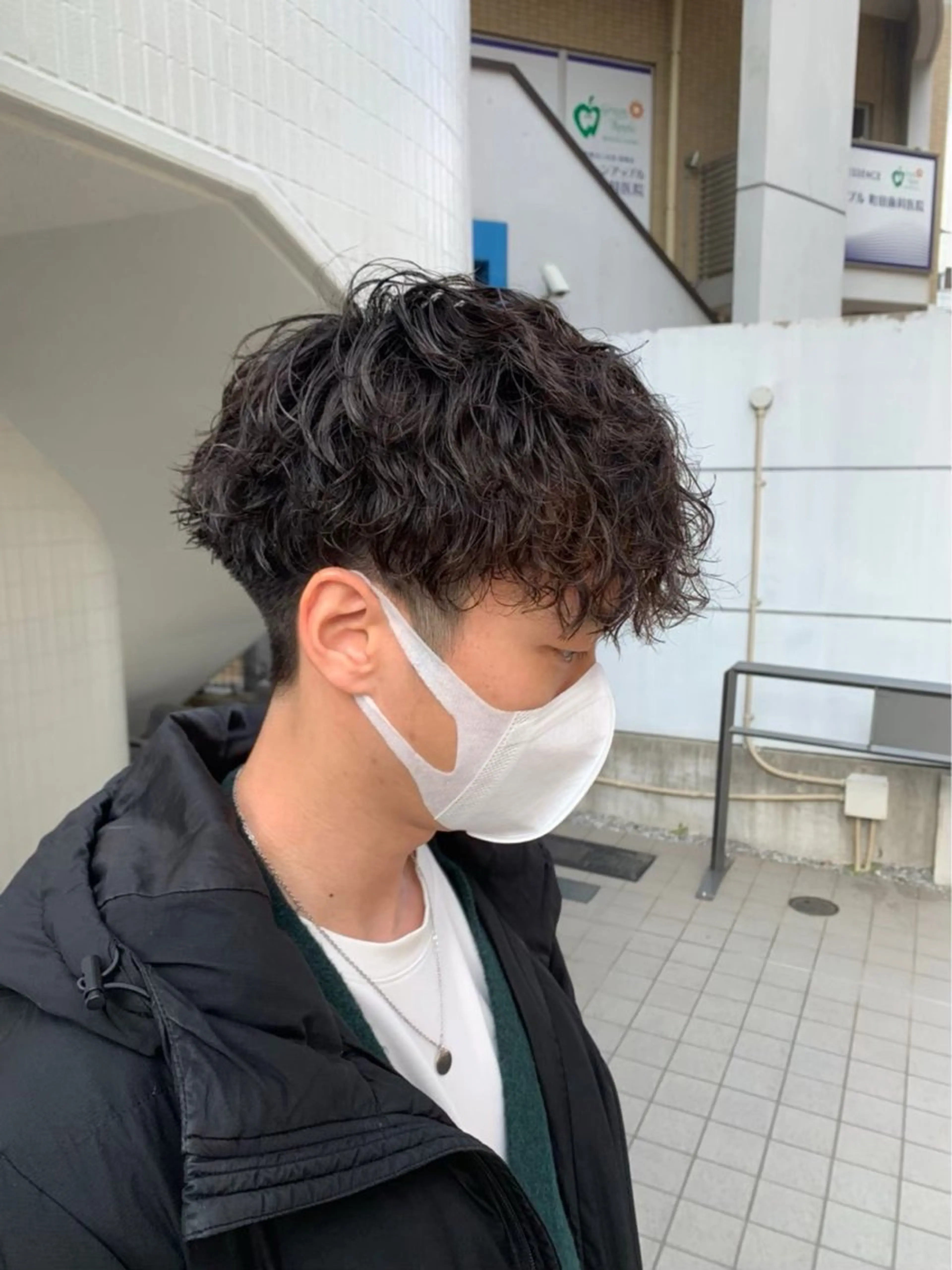 ショート パーマ メンズ カット パーマ ヘアセット 町田/波巻き/ シャドウ/メンズのヘアスタイル