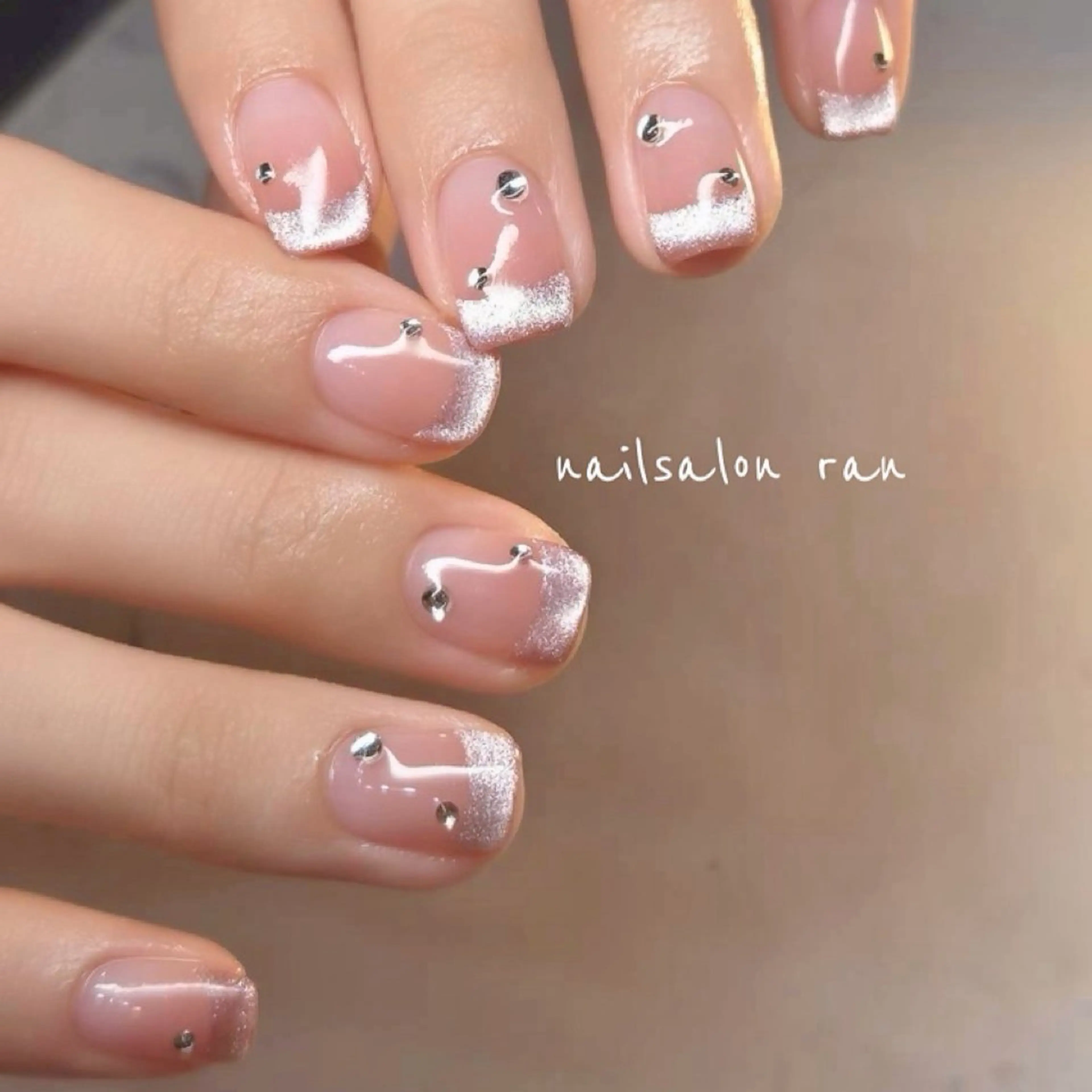 ネイル フレンチネイル マグネットネイル マグネットフレンチ ハンドネイル ハンドケア nailsalon ranのネイルデザイン