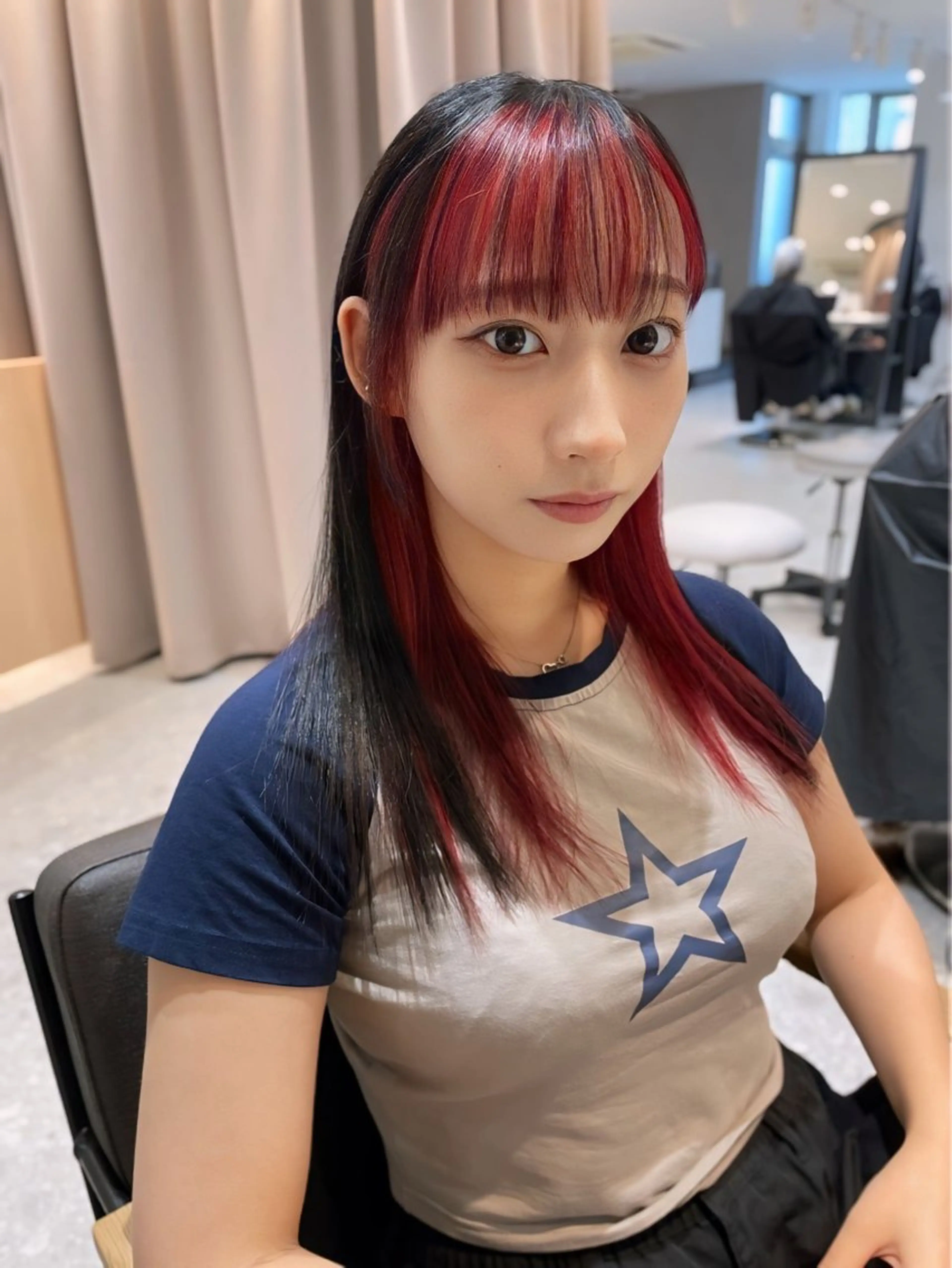 ミディアム カラー ヘアカラー トリートメント 💛ハイトーン× カット LEON🩶のヘアスタイル