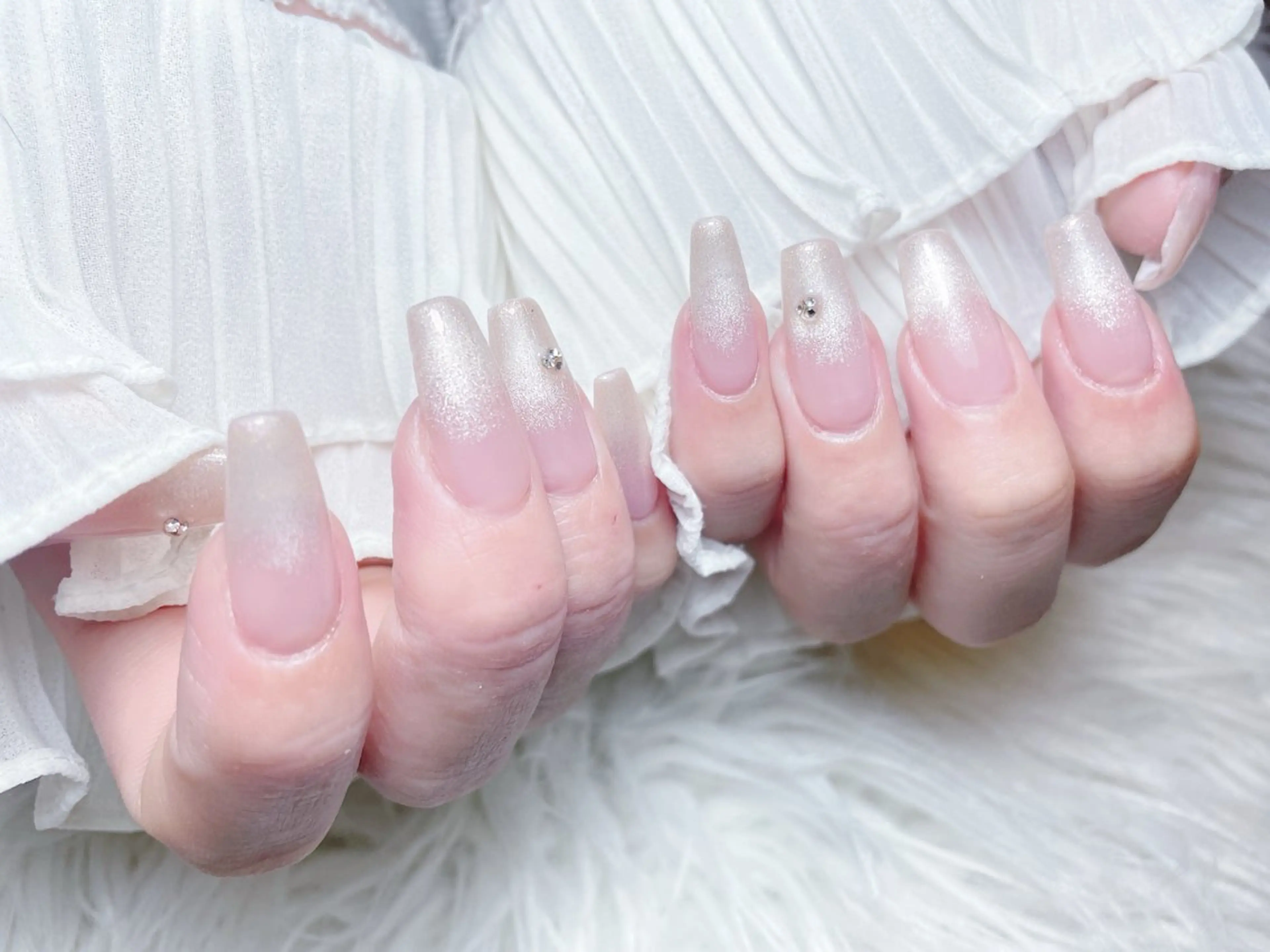 ネイル チークネイル 長さ出し フラワーネイル フレンチネイル ガーリー ハンドネイル NEW NAIL所属・NEW NAIL 池袋のネイルデザイン