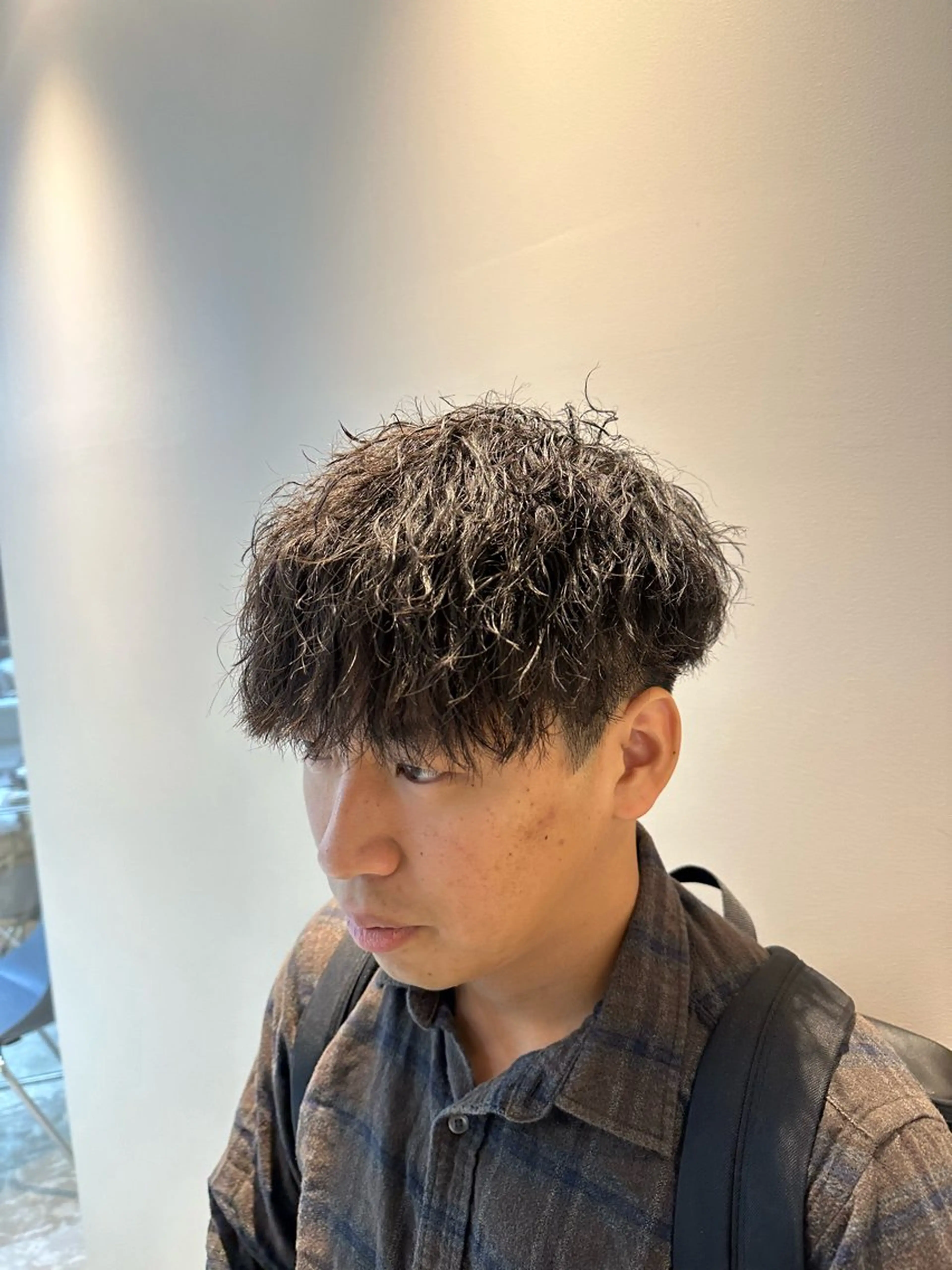 パーマ メンズ アップバング マッシュ メンズパーマ メンズツイストパーマ ツイストスパイラルパーマ 心斎橋本町メンズ 美容師ユースケのヘアスタイル