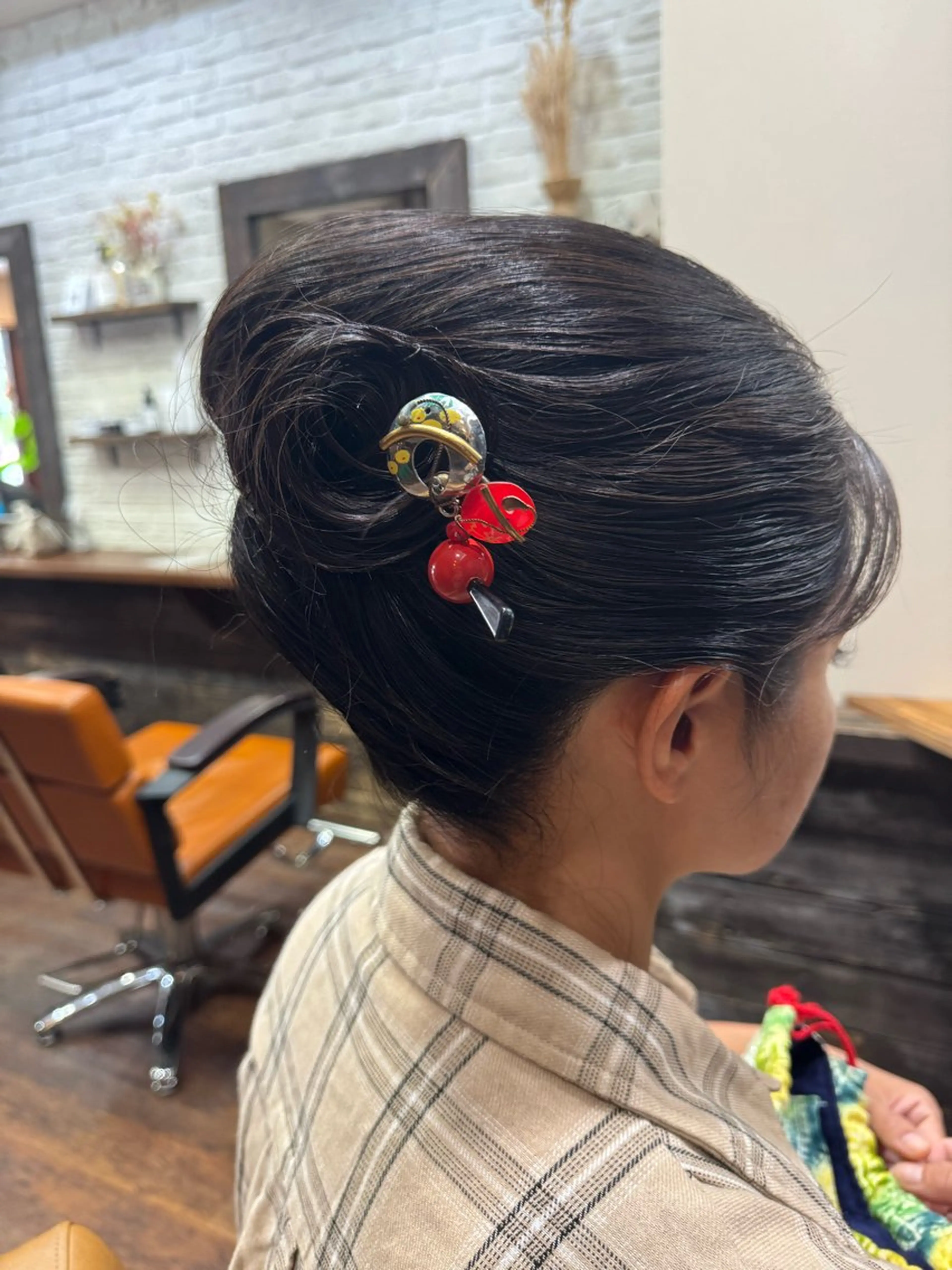 セミロング ヘアアレンジ 夜会巻き 着物ヘア ヘアセット タン ユカのヘアスタイル