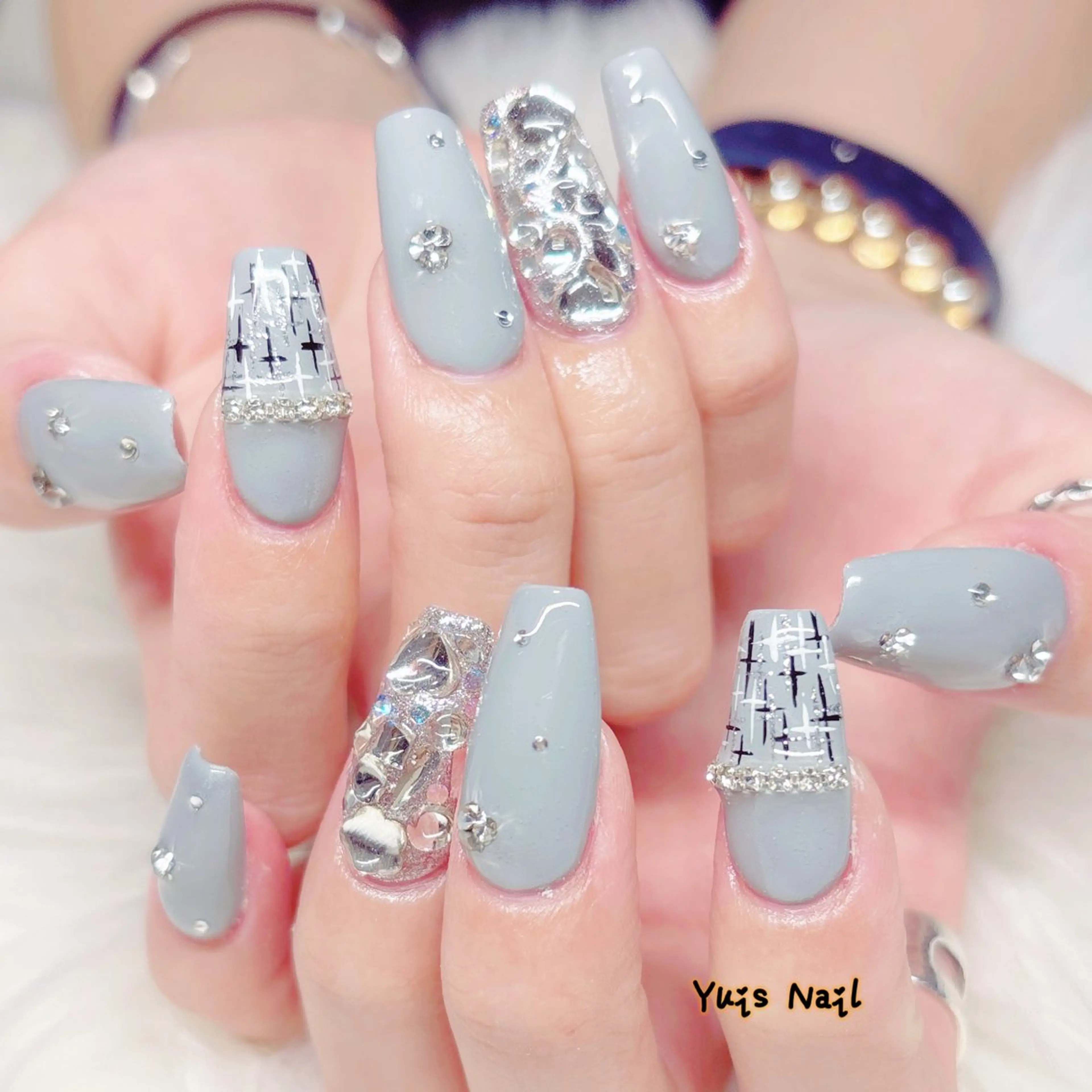 ネイル キラキラネイル 持ち込み スカルプネイル ストーンネイル ツイードネイル ハンドネイル Yuis Nailスカルプ専門のネイルデザイン