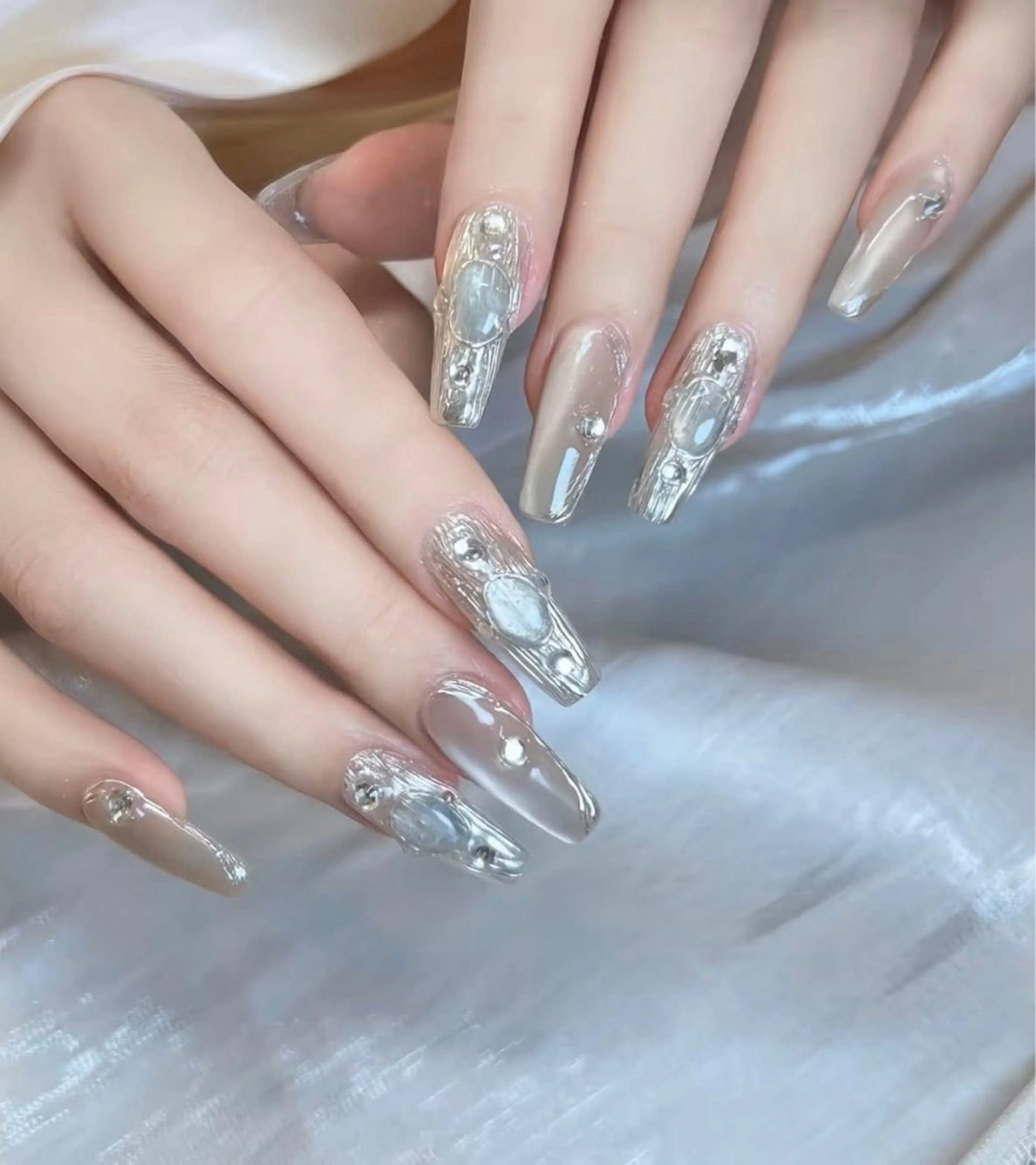 ネイル ハンドネイル T. Leeのネイルデザイン