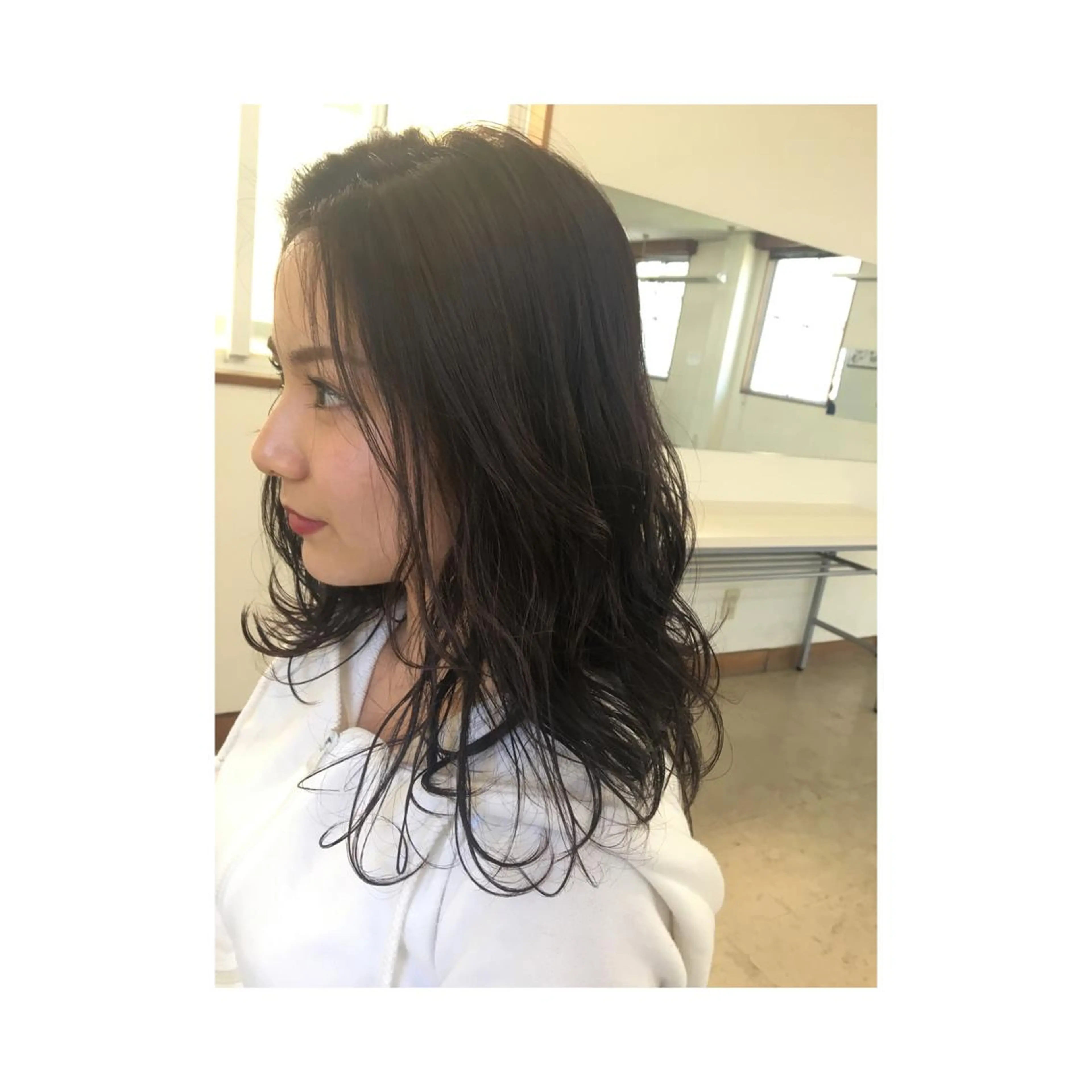 セミロング カラー 米津 優花のヘアスタイル