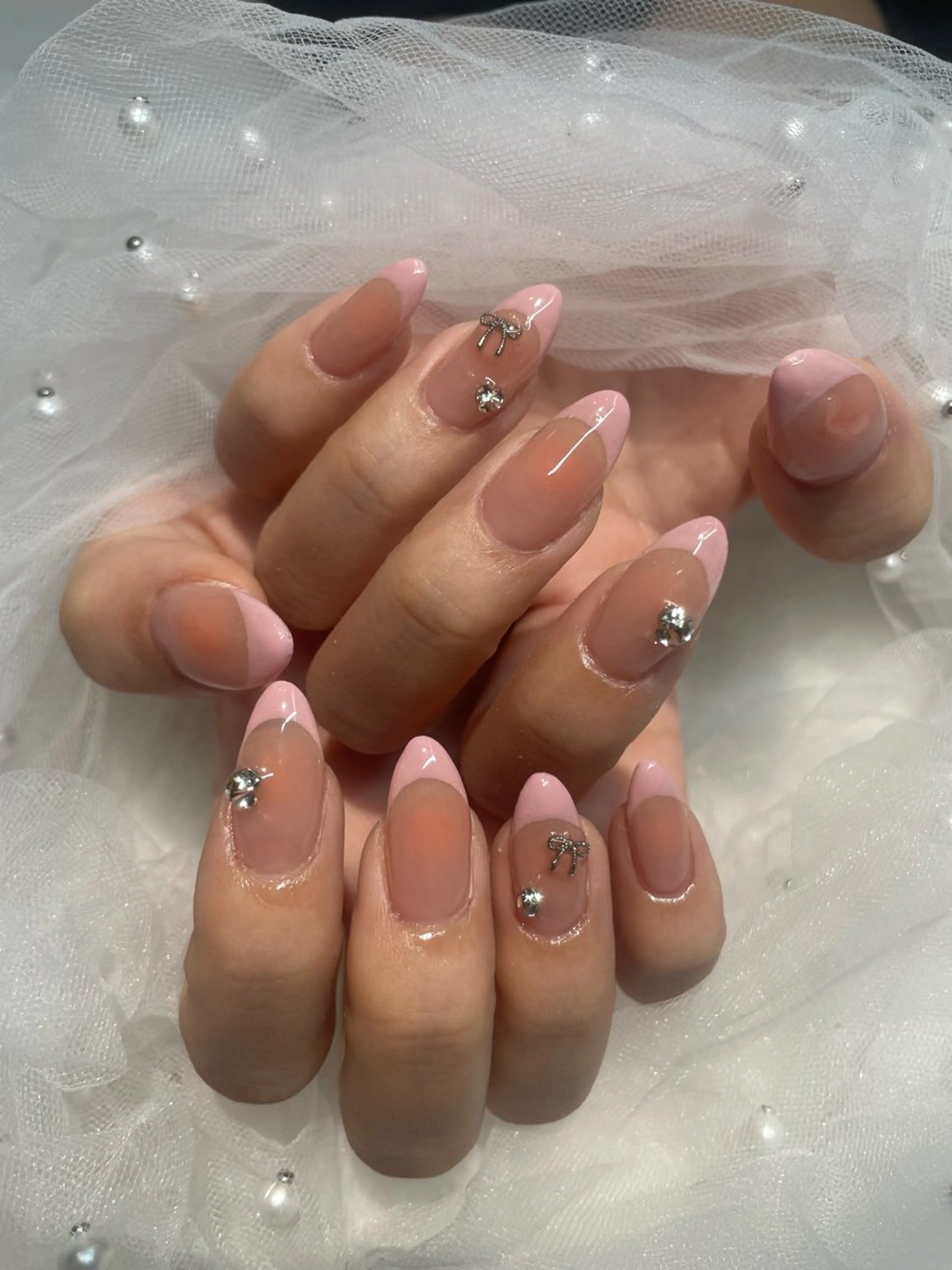 ネイル チークネイル フレンチネイル キラキラネイル I-nail Moeのネイルデザイン