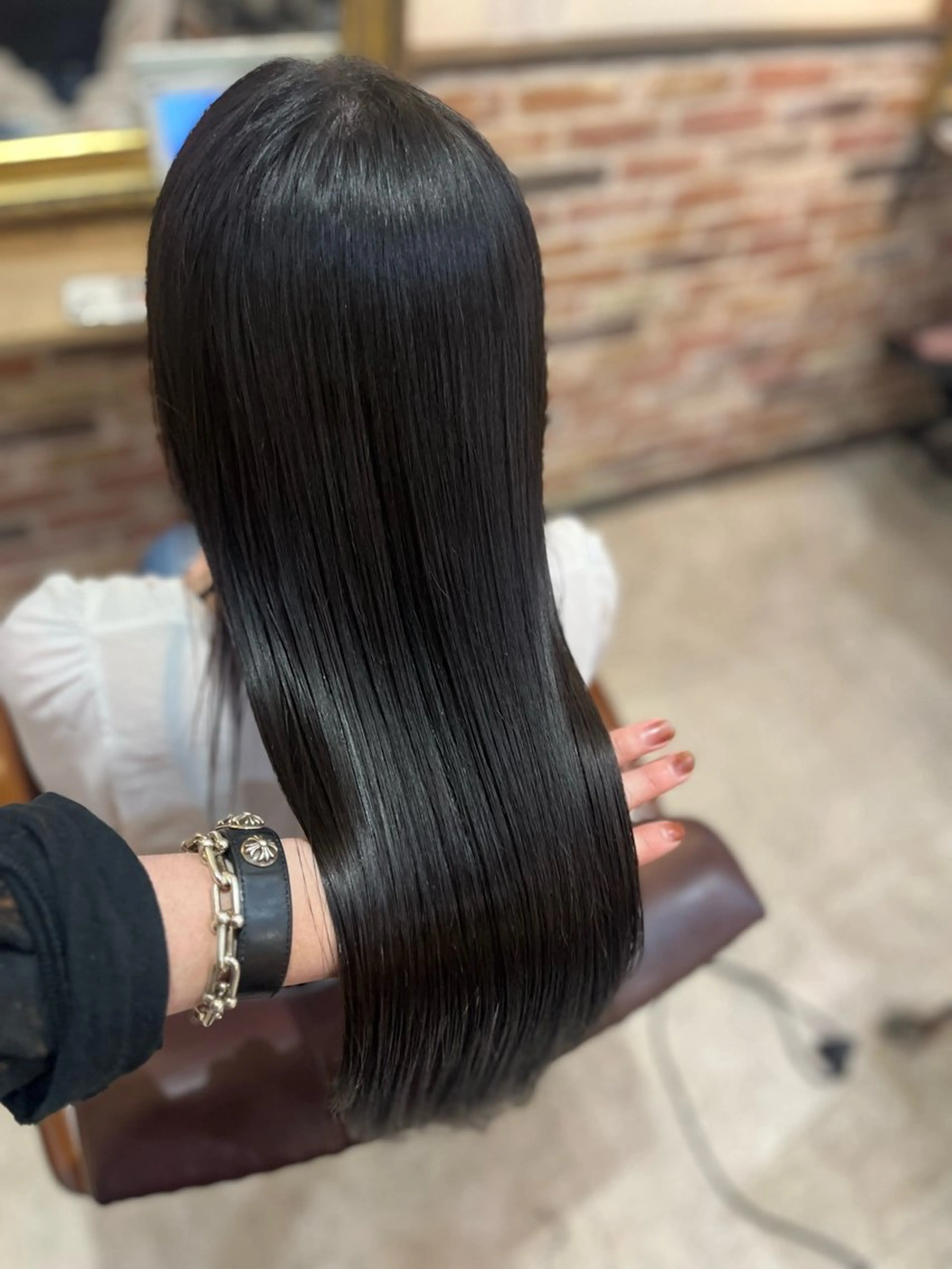 ロング カット 縮毛矯正 トリートメント 飯星慧斗 /ブリーチ、縮毛矯正のヘアスタイル