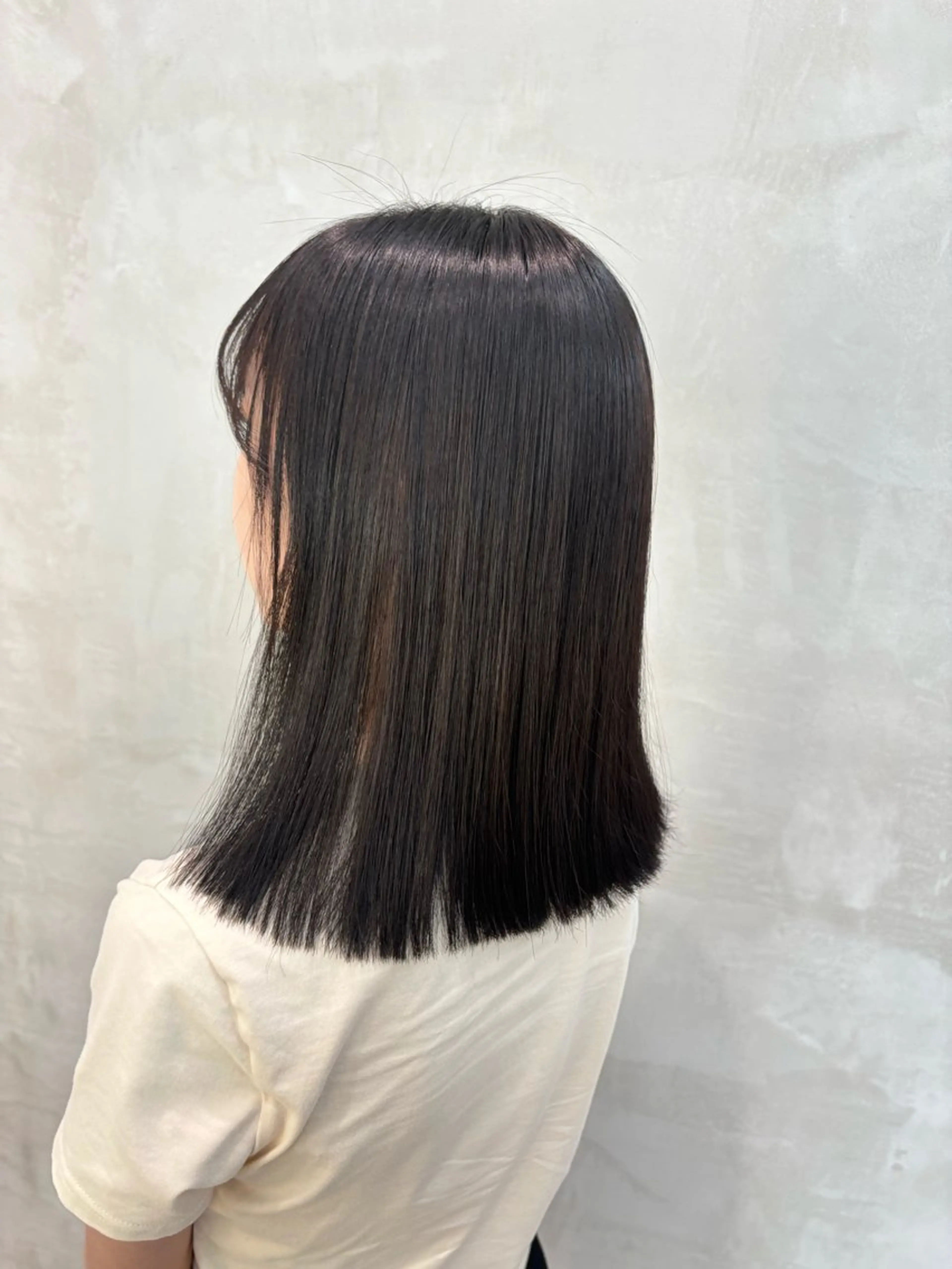 ミディアム 縮毛矯正 艶髪ストレート🫶 AYANAのヘアスタイル