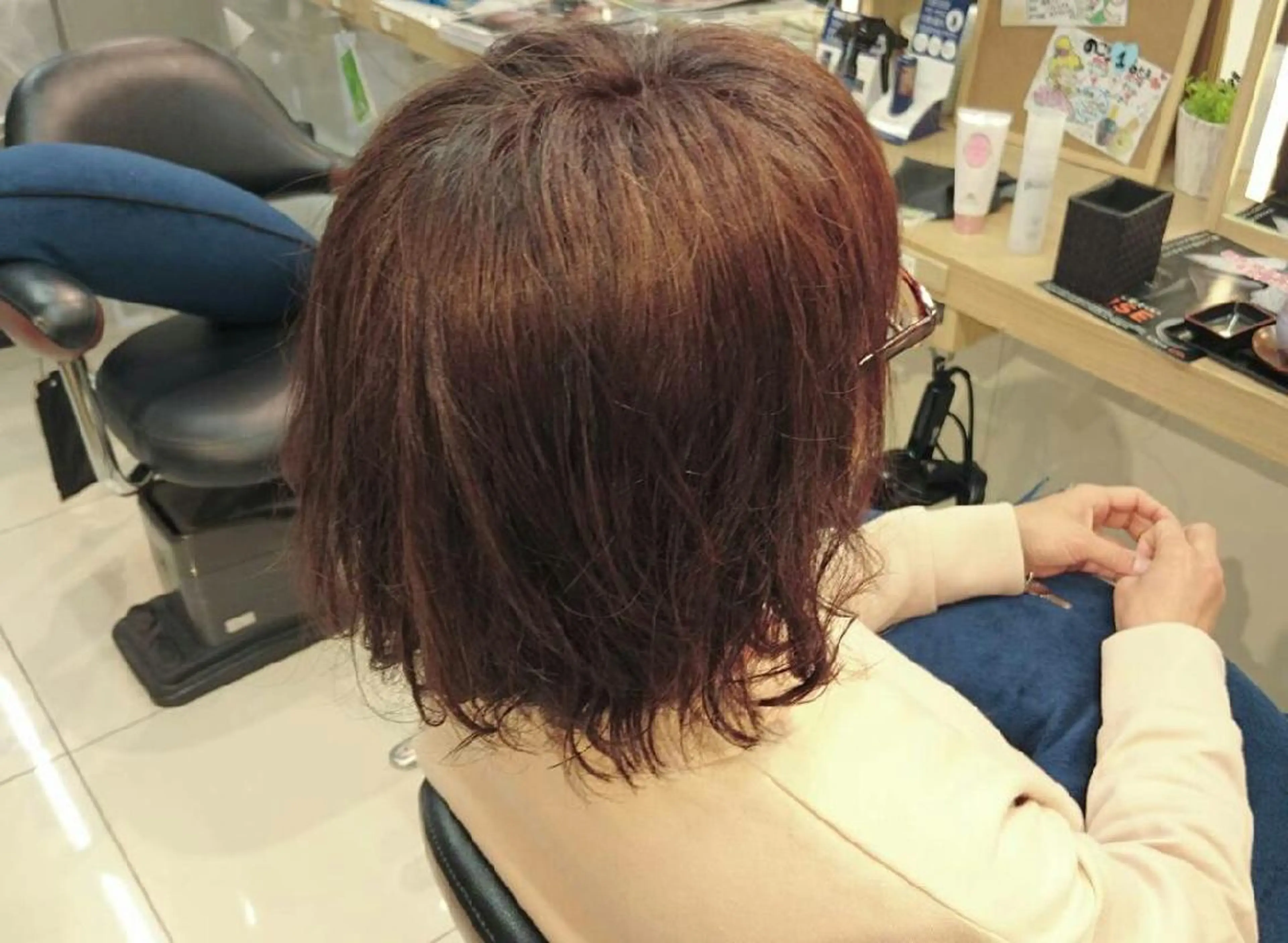 ショート パーマ カラー 透明感ハイライト◎ 伊藤夏海のヘアスタイル