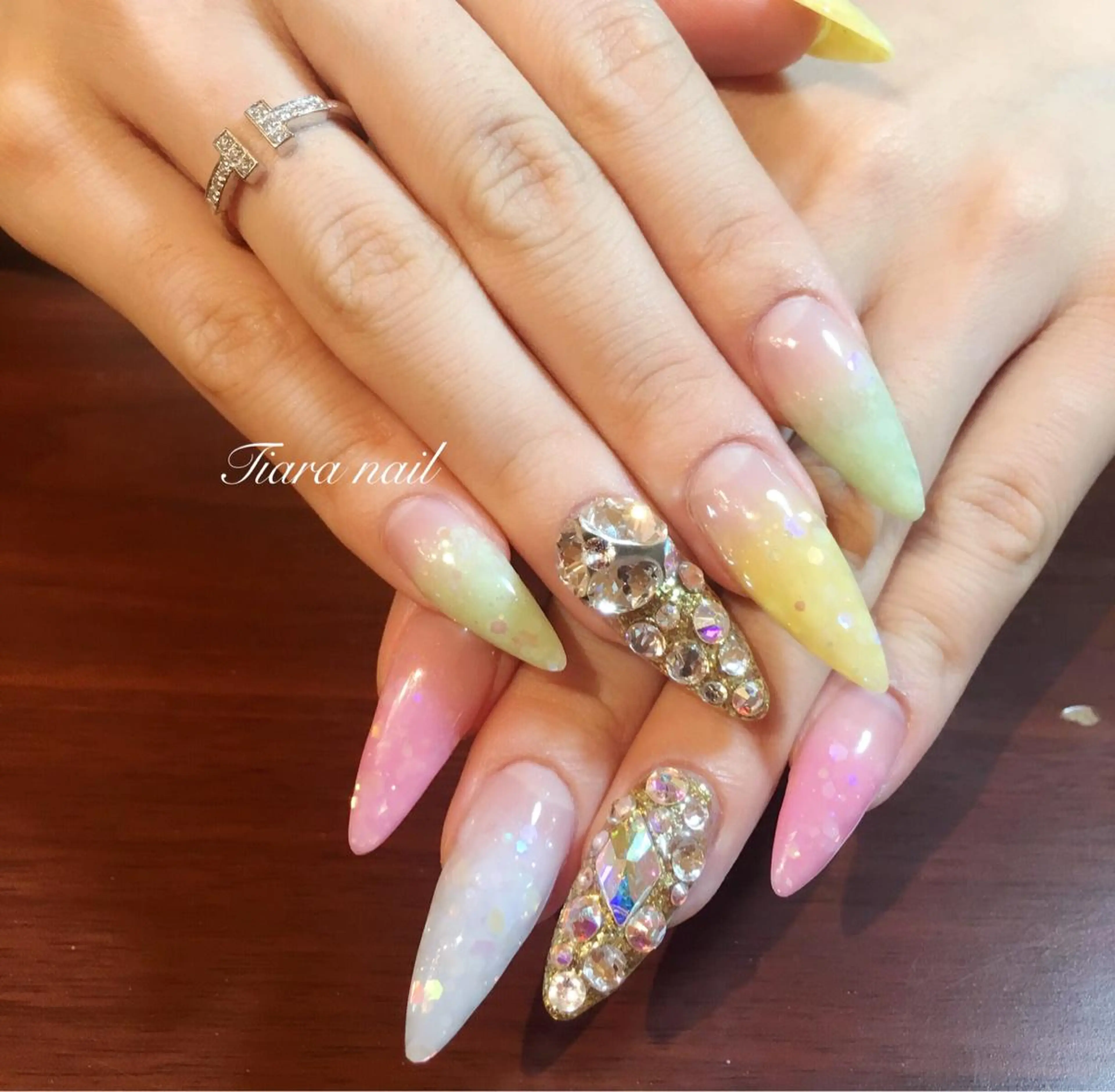 ネイル スカルプネイル salon de Tiaraのネイルデザイン