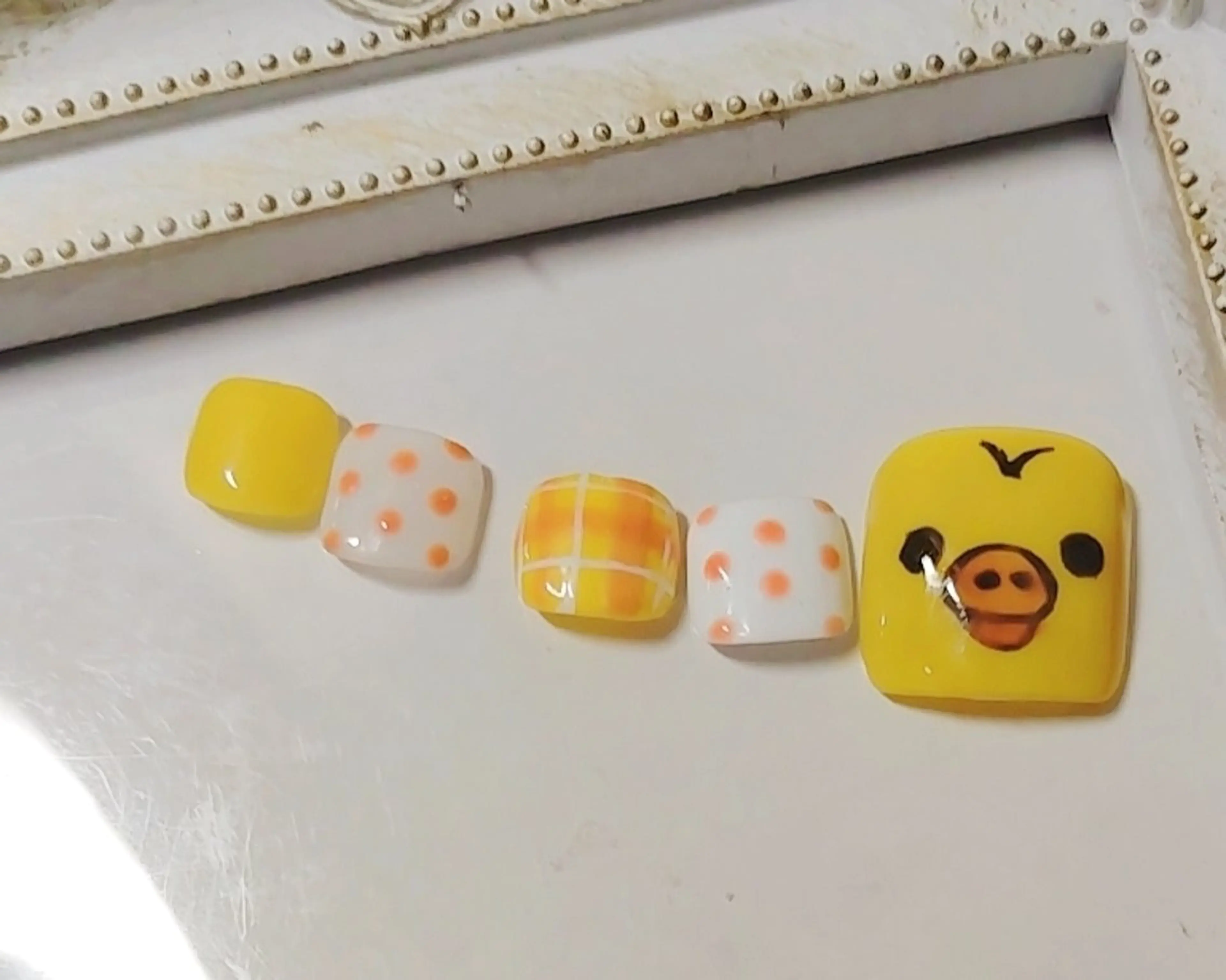 ネイル 黄色 フットネイル Jewel SecretBaseのネイルデザイン