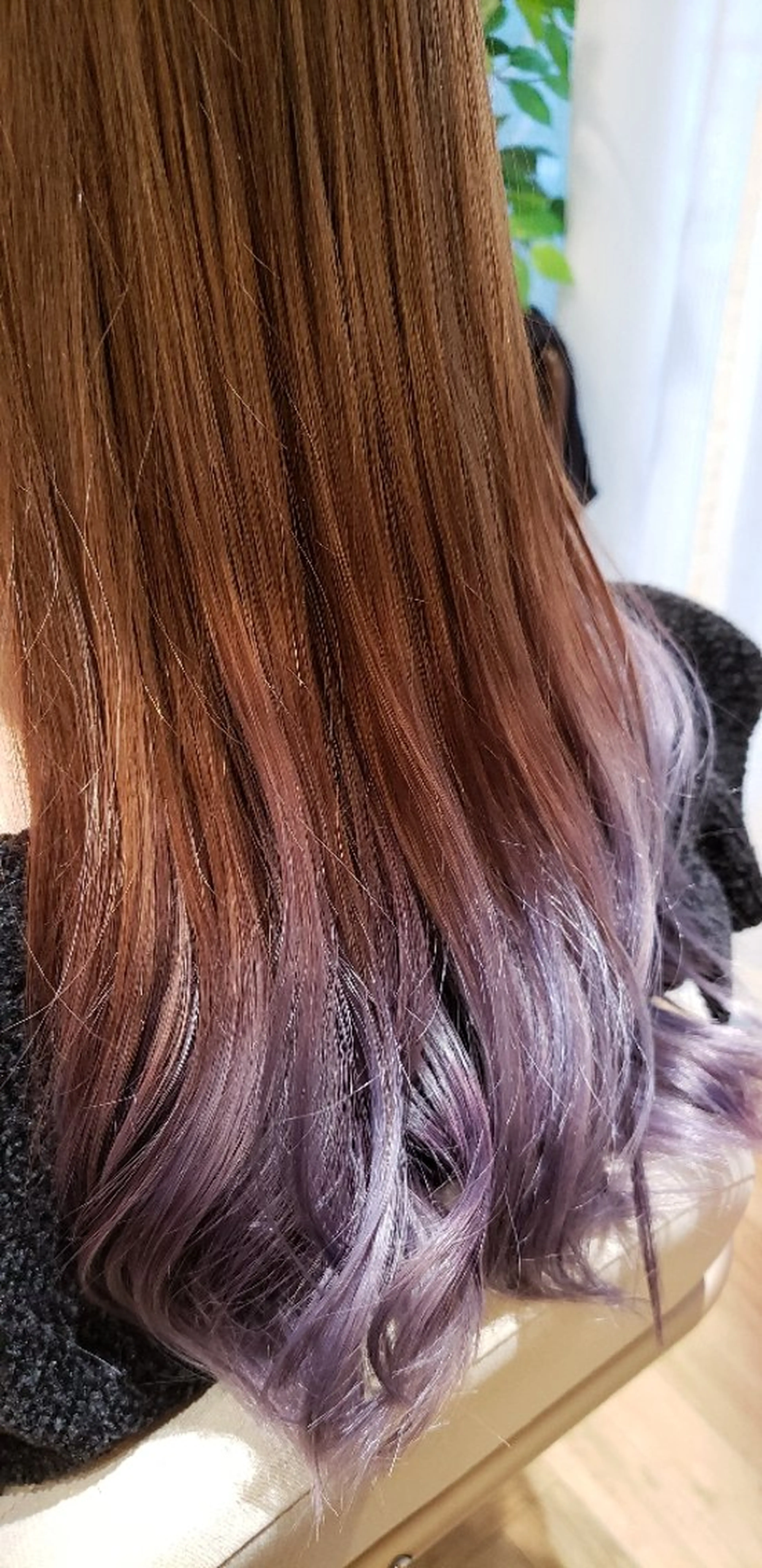 ロング パープルカラー ヘアカラー トリートメント 町田 築のヘアスタイル