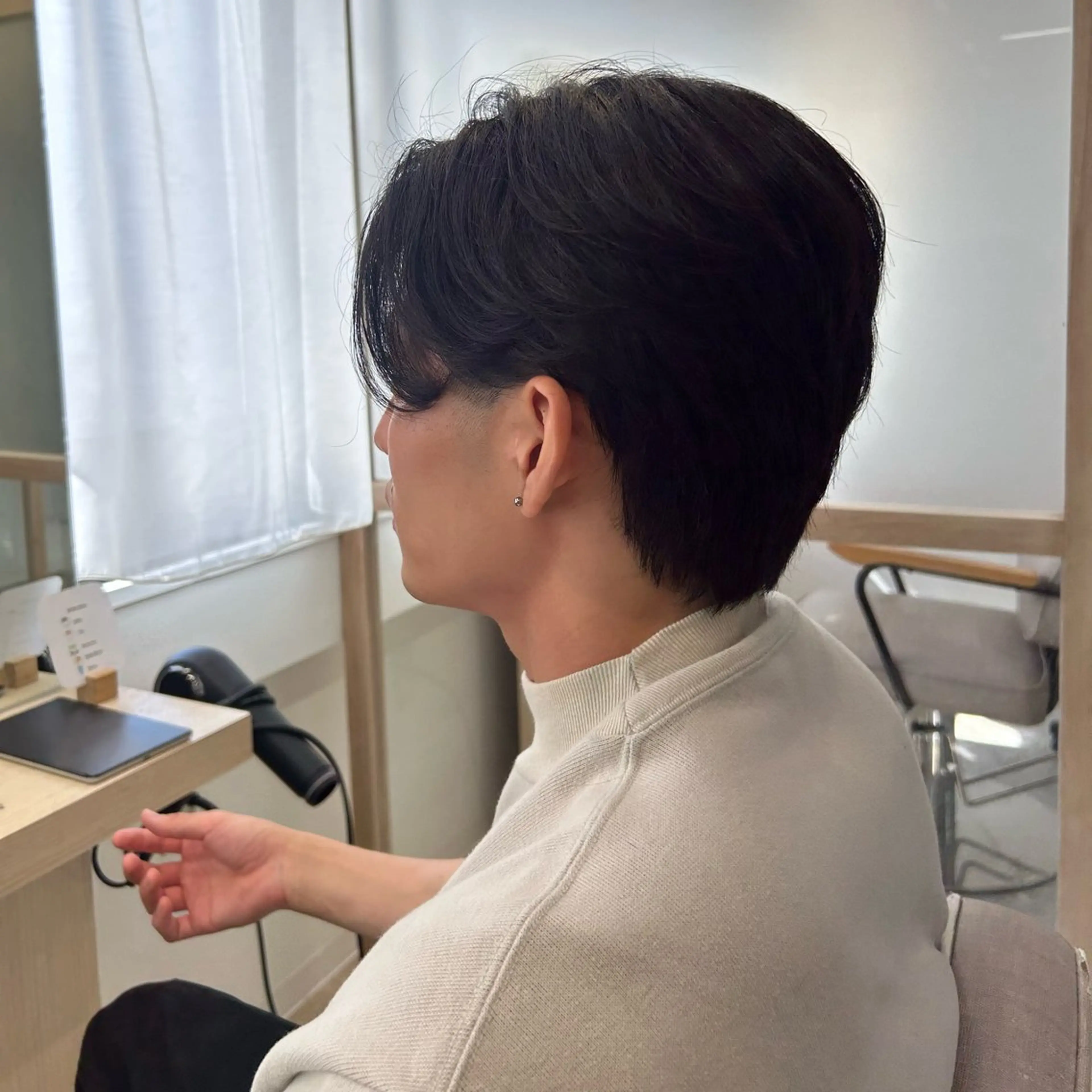 パーマ メンズ センターパート メンズパーマ 秋山 桃子のヘアスタイル