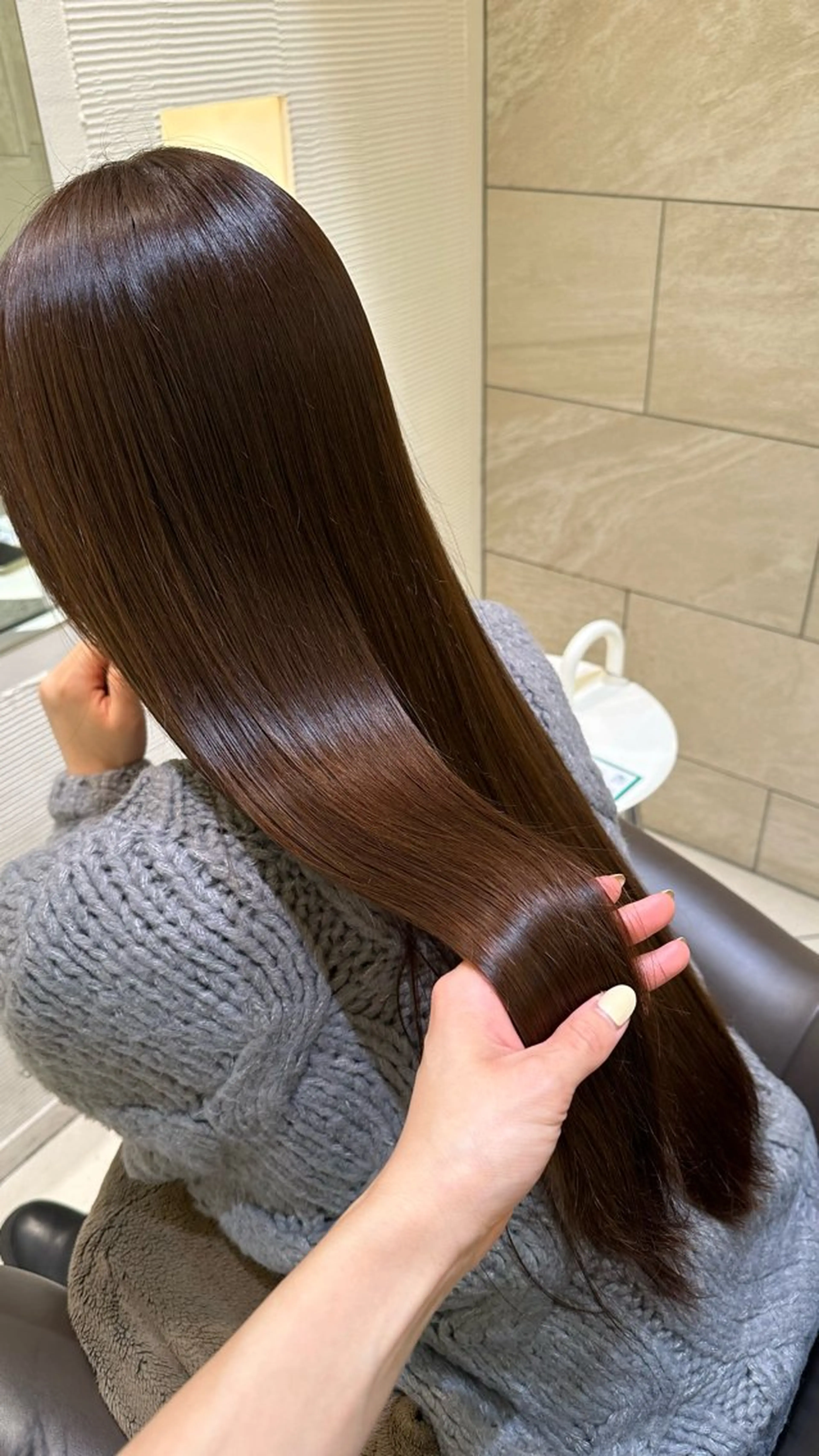 ロング カラー アッシュ アッシュブラウン ブラウンカラー 🤎ハイライト/ 艶カラー/銀座🤎のヘアスタイル
