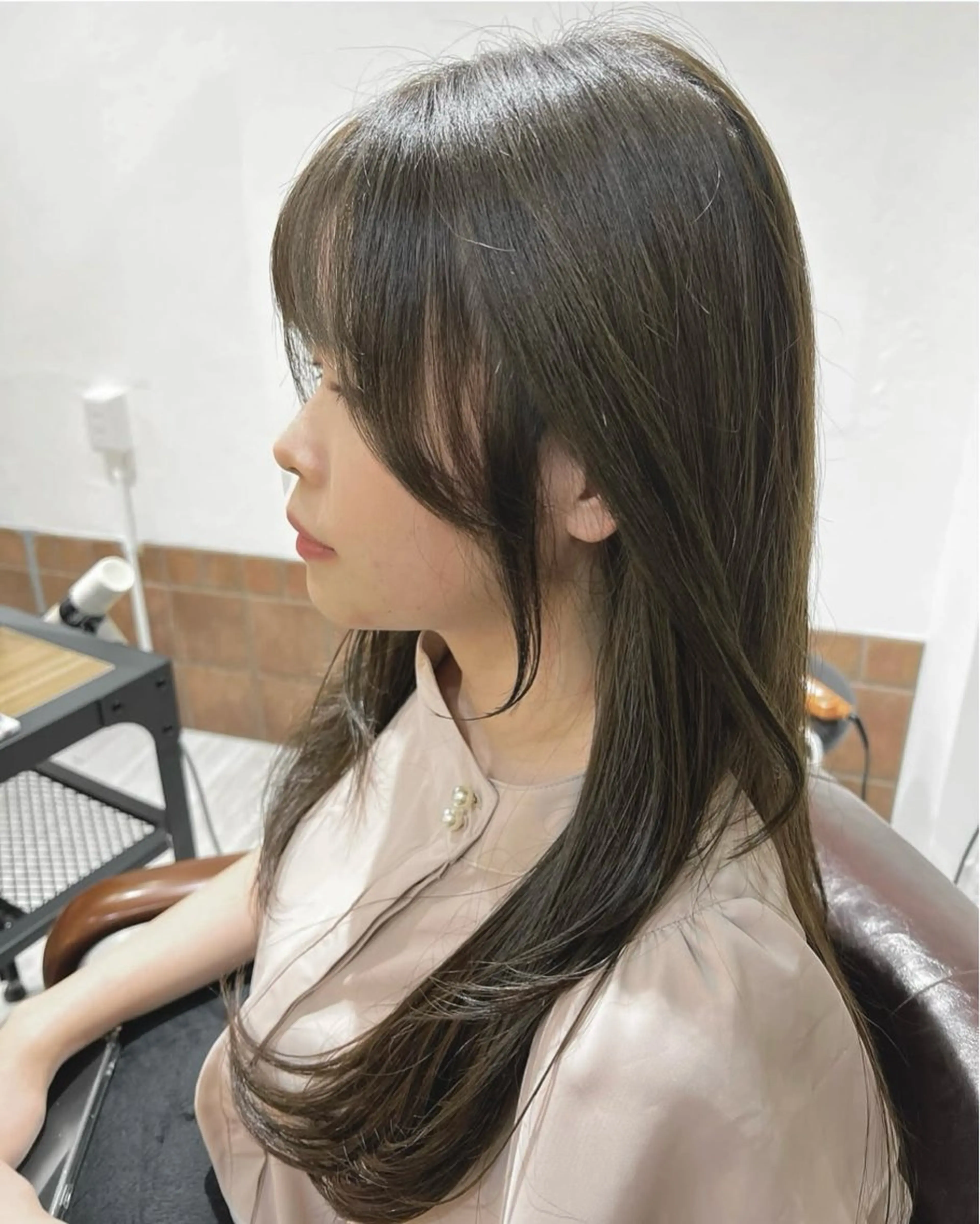 レイヤー特化型美容師 /韓国風顔まわりのヘアスタイル