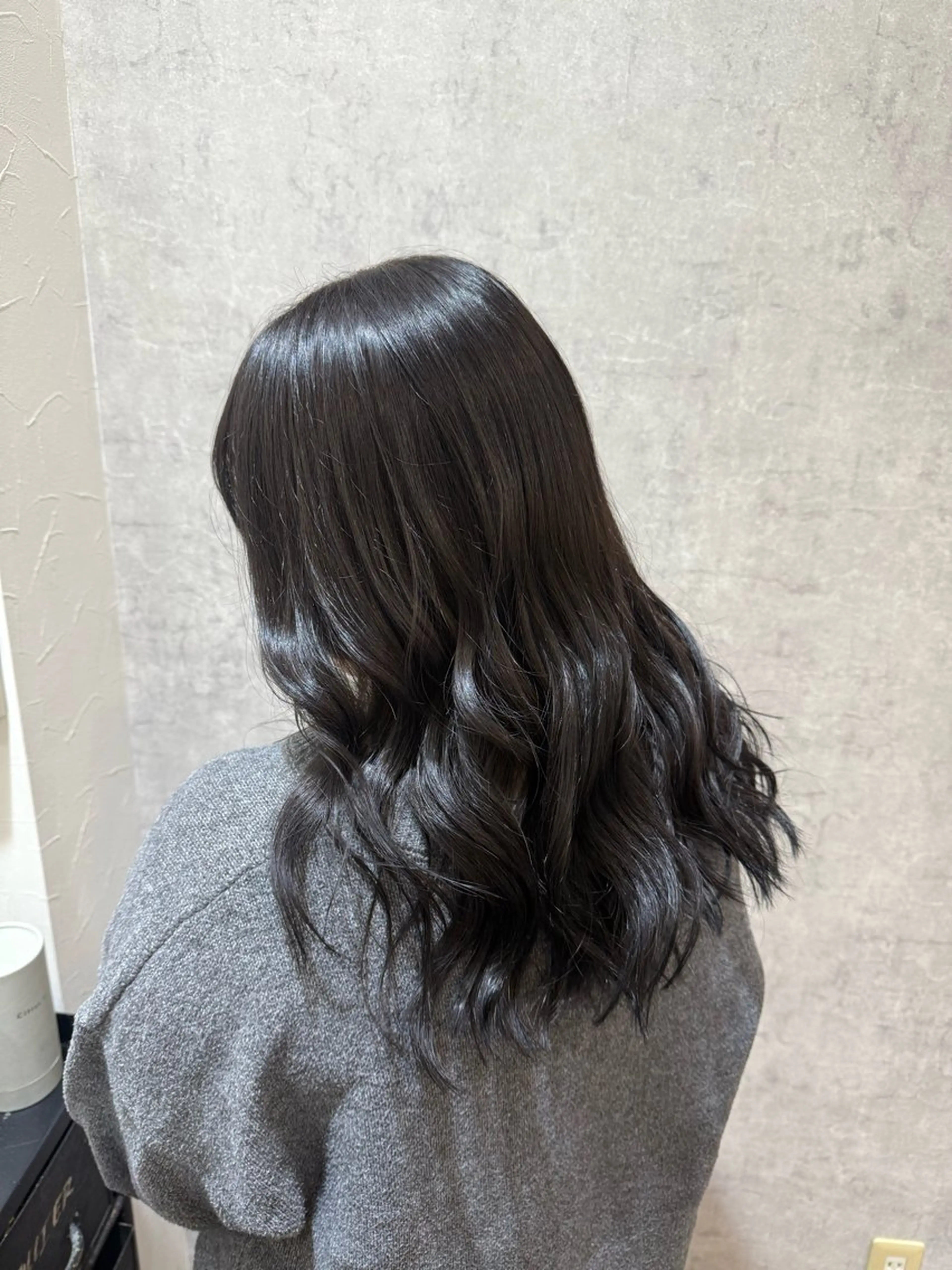 ミディアム カラー 松本 希愛のヘアスタイル