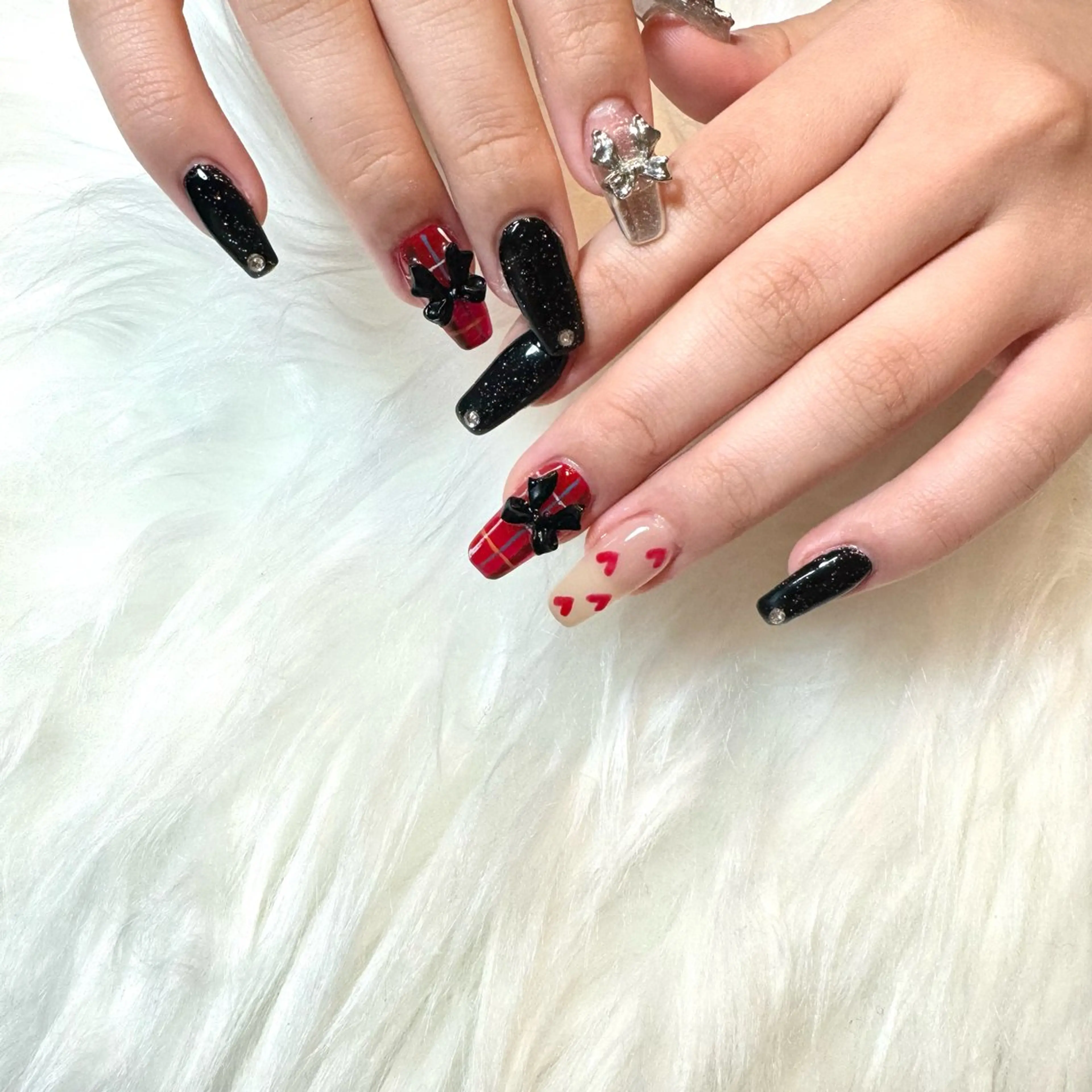 ネイル Aulu'bネイル ボディージュエリーのネイルデザイン