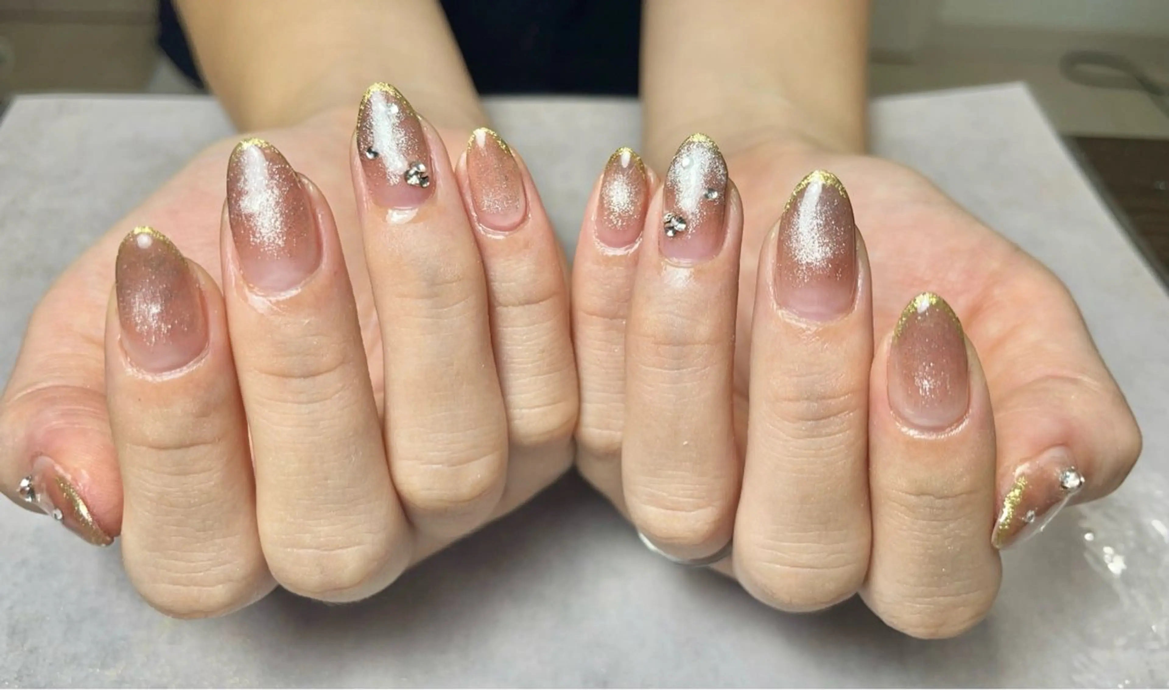 ネイル ジェルネイル グラデーション キラキラネイル マグネットネイル パラジェル ハンドネイル BLANCEnail所属・BLANCnail yuuのネイルデザイン