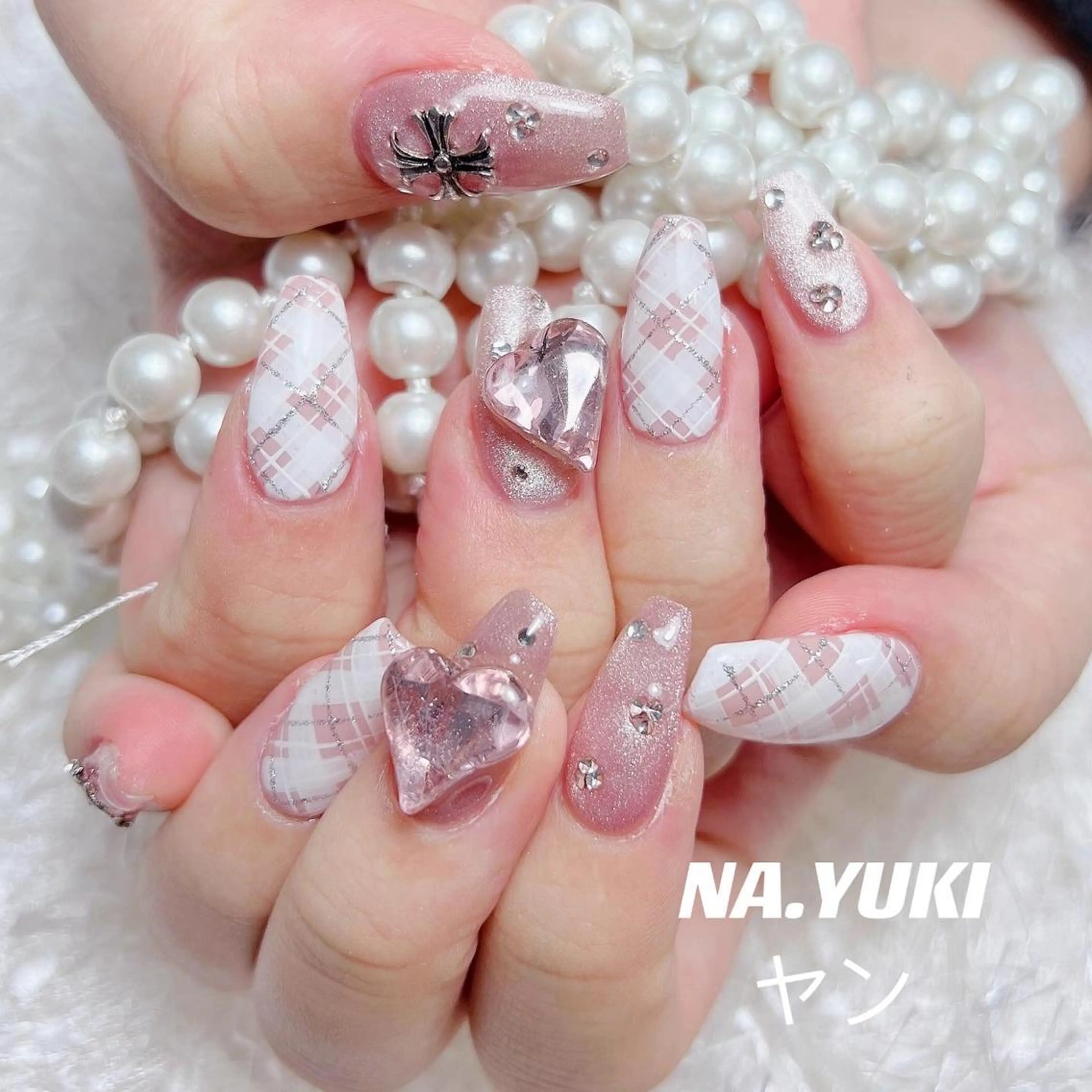ネイル ハート ハンドネイル ハンドケア ナユキNA.YUKI 池袋店のネイルデザイン