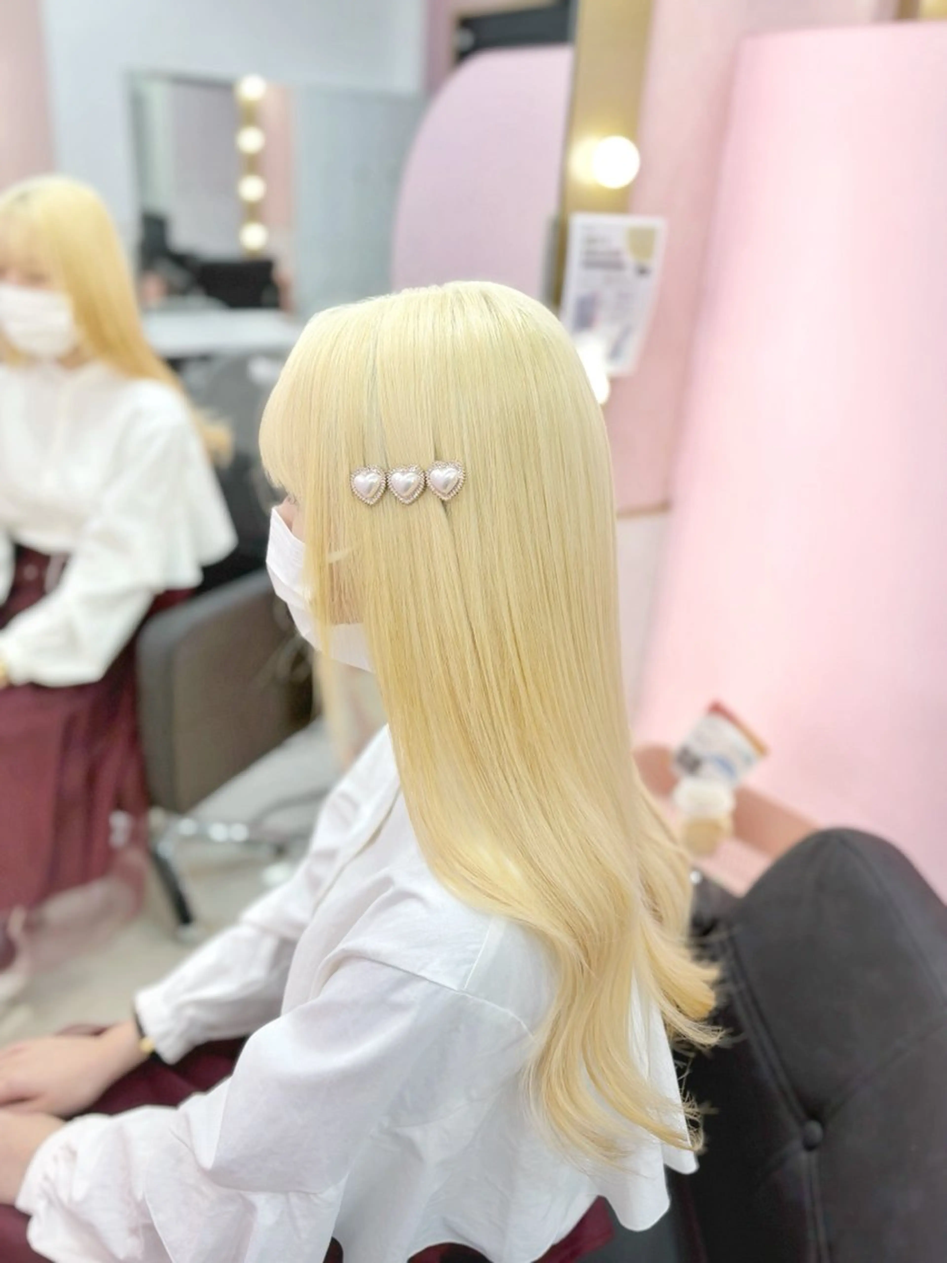 【直前割メニュー⸜❤️⸝】2回ケアブリーチ➕カラー➕髪質改善トリートメント《韓国風》の写真