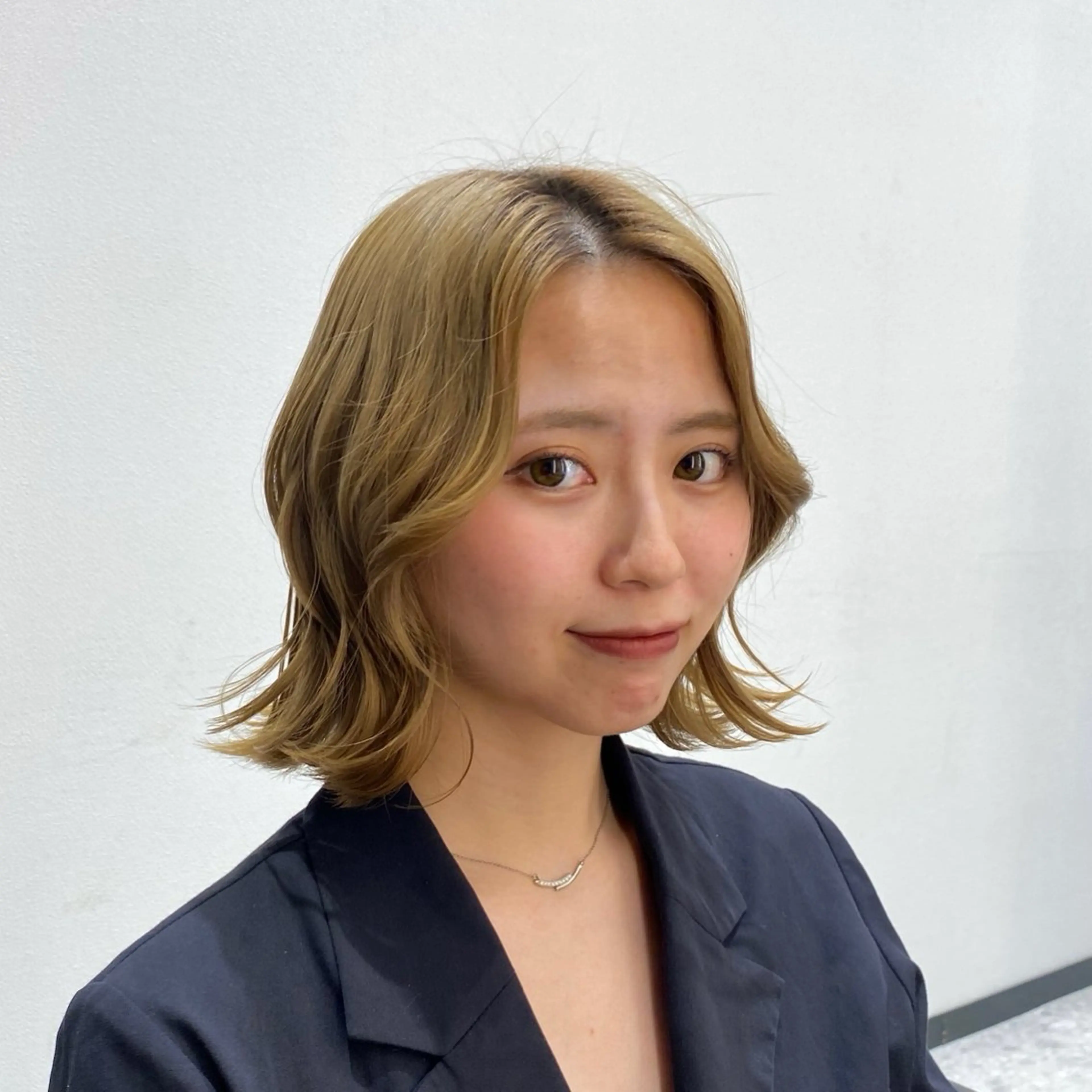 ミディアム ボブ くびれヘア 顔周りカット 小顔カット TRU 🌙アスミ🌙のマツエク・マツパデザイン