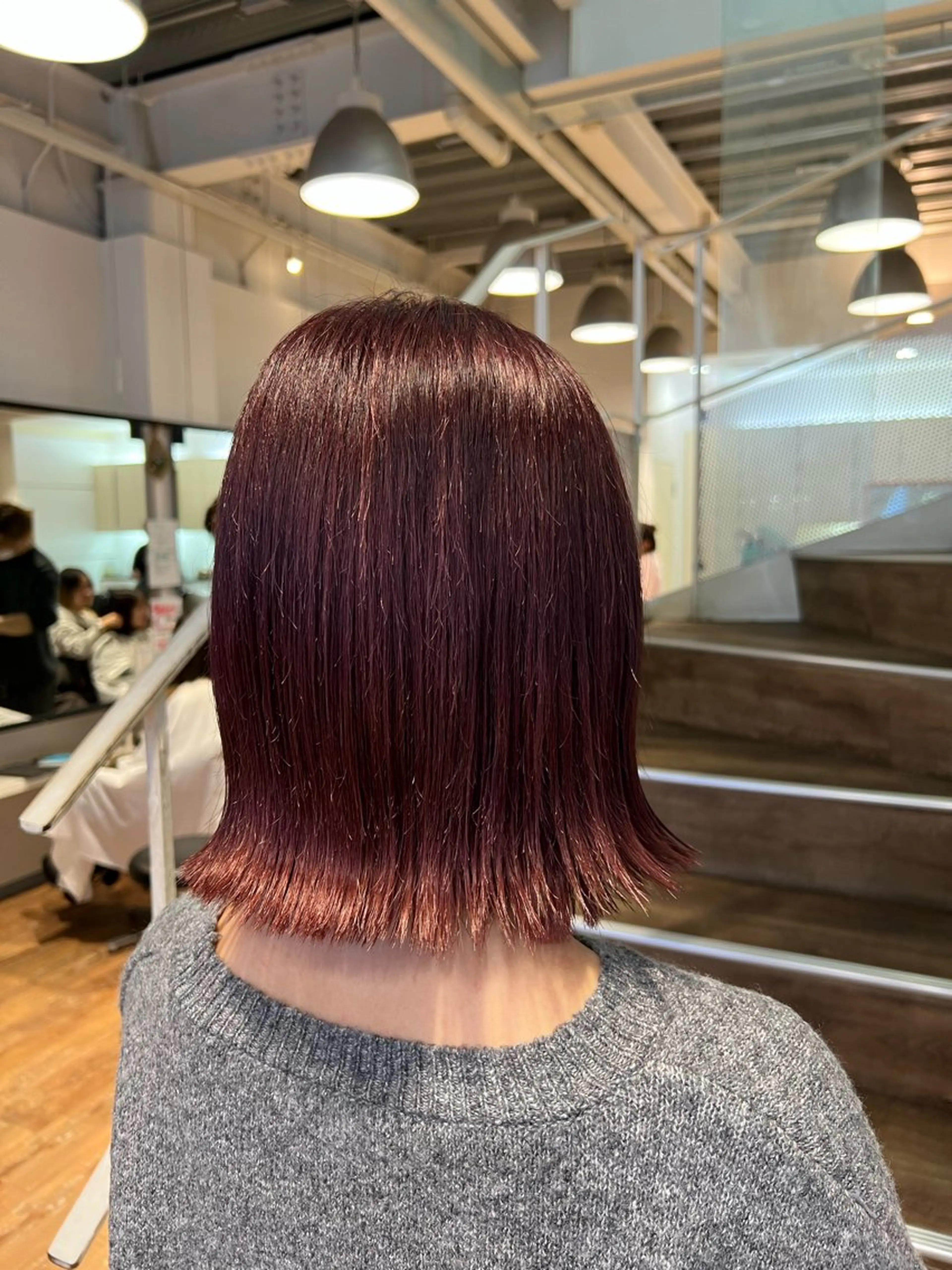 ミディアム 切りっぱなしボブ ボブ 外ハネヘア カット ヘアカラー インナーカラー♡ Nanakoのヘアスタイル