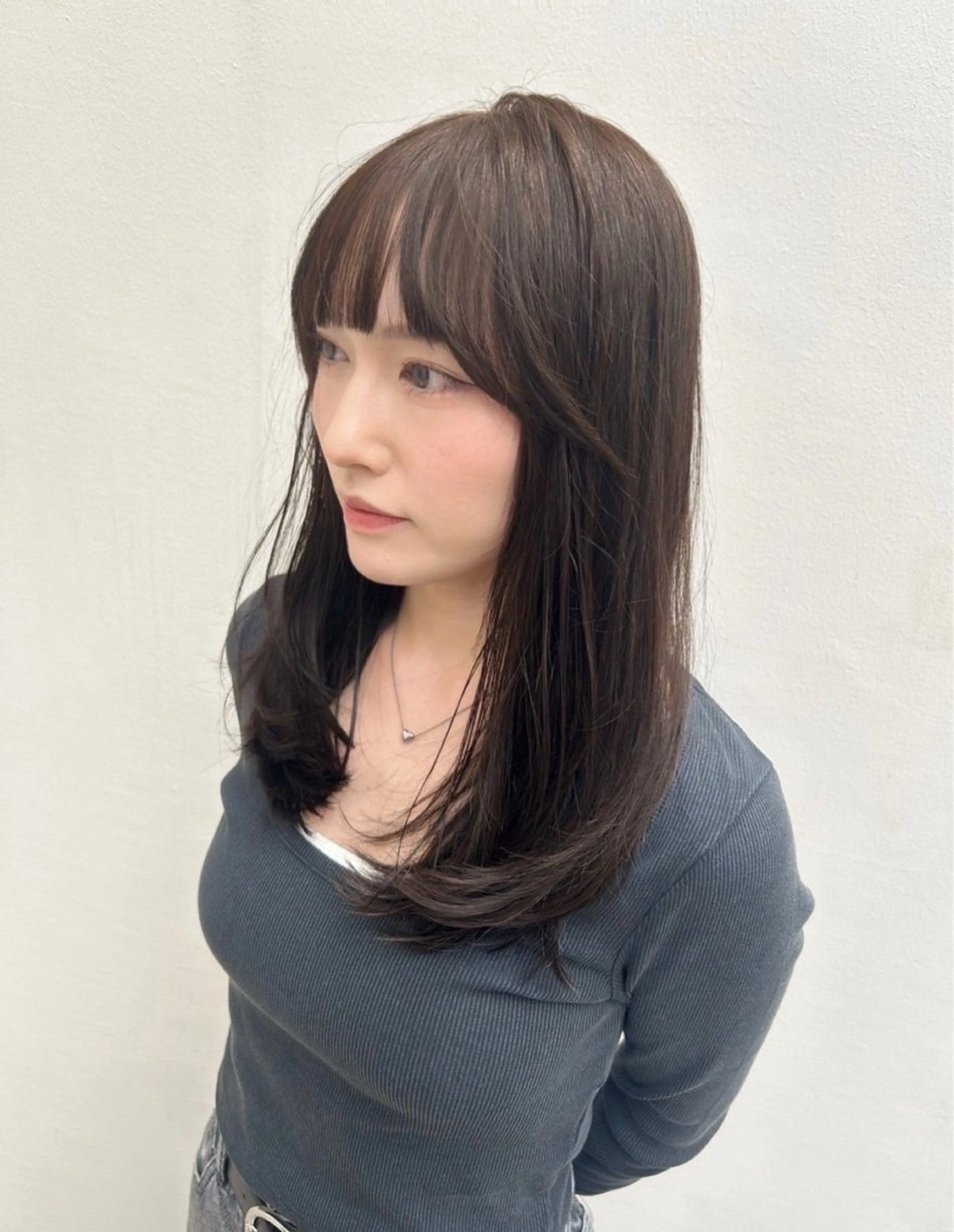 セミロング ヘアカラー トリートメント ヘアセット 透明感カラー💙 髪質改善✨タイガ✨のヘアスタイル
