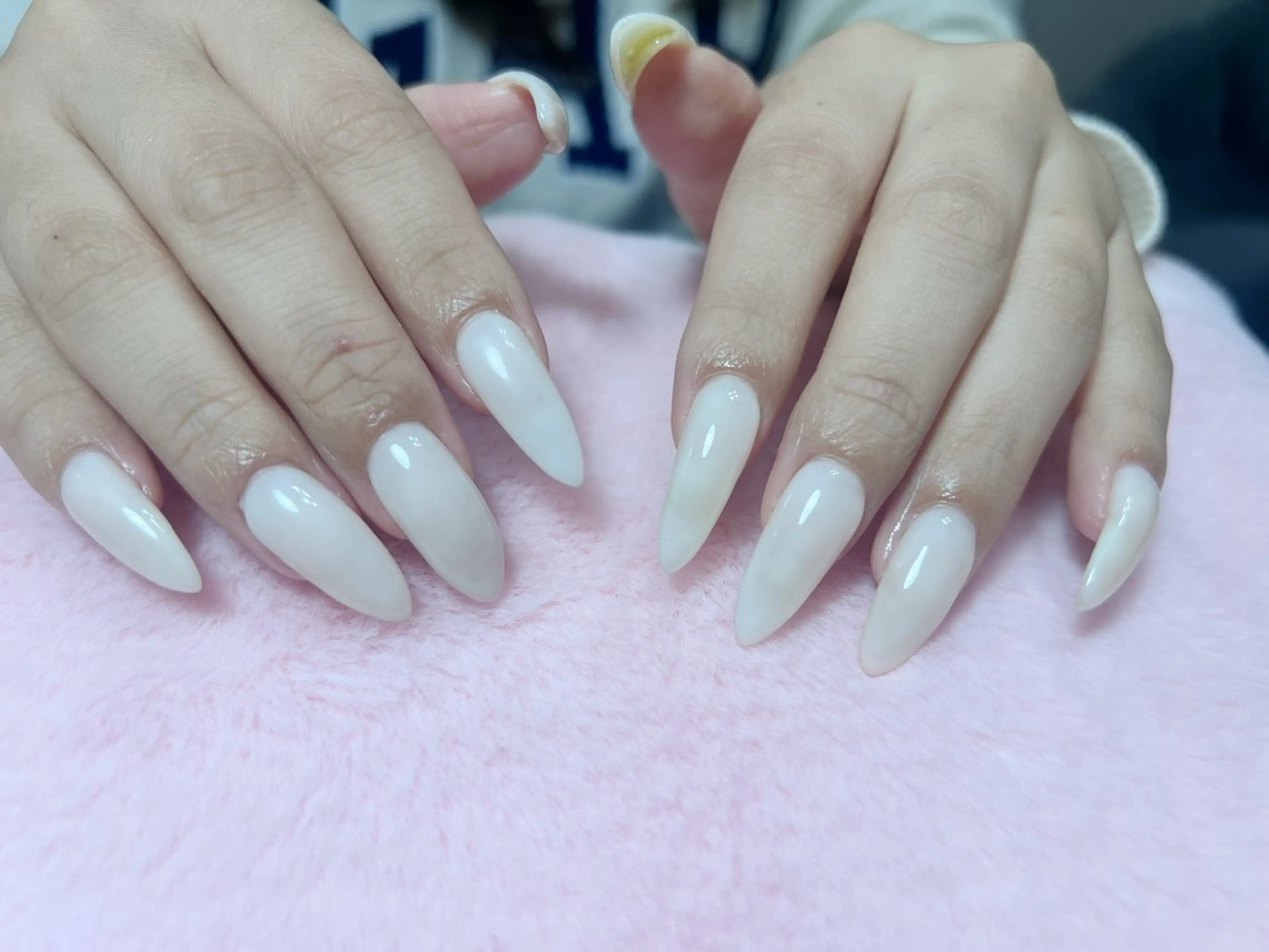 ネイル 長さ出し ワンカラーネイル ヒナネイルサロン所属・Hina ネイルサロンのネイルデザイン
