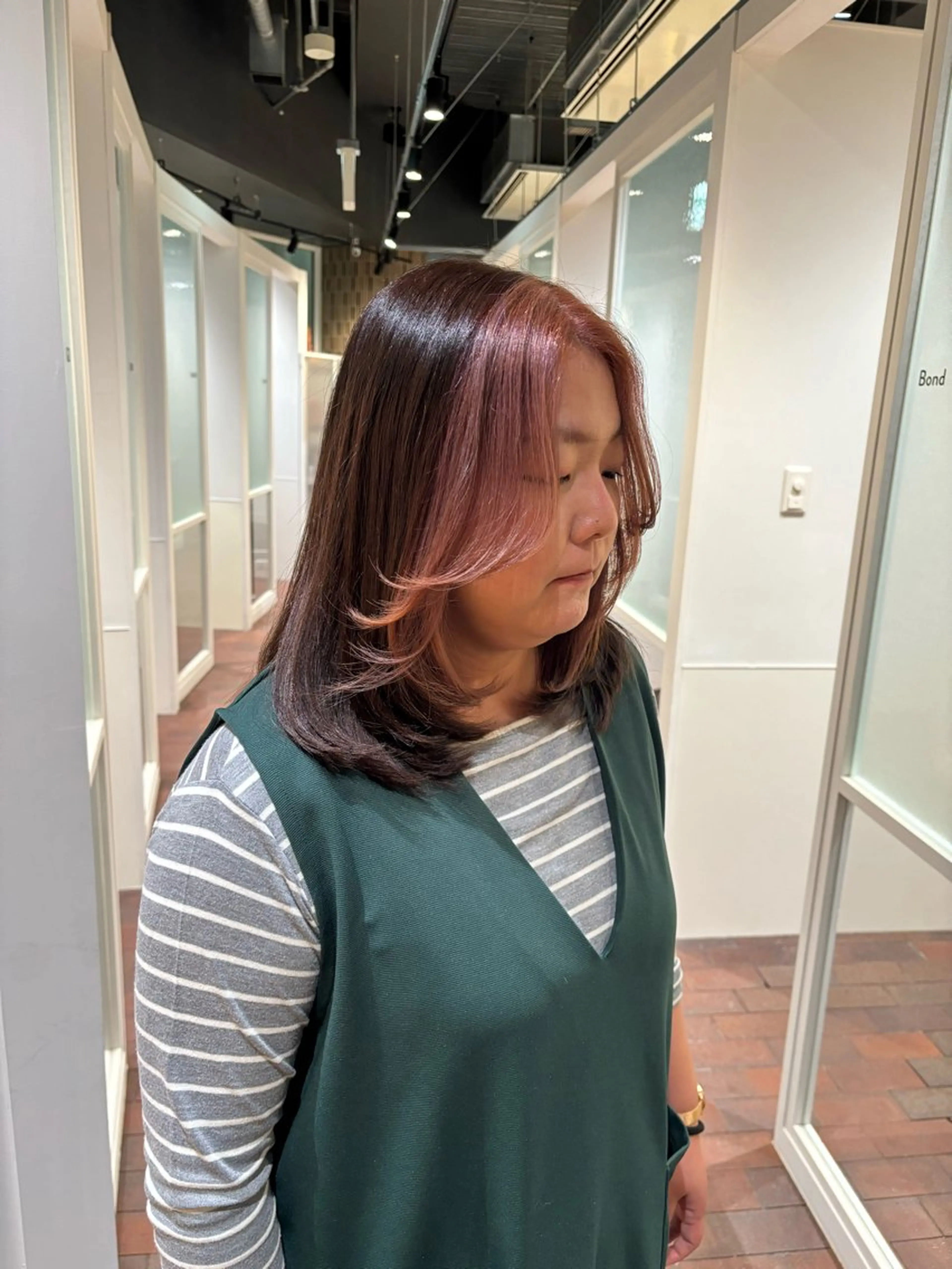 セミロング カラー ミストバング ベージュカラー ブリーチ  フェイスフレーミング ピンクカラー ヘアカラー ショート／ミニボブ マンツーマン/マユコのヘアスタイル