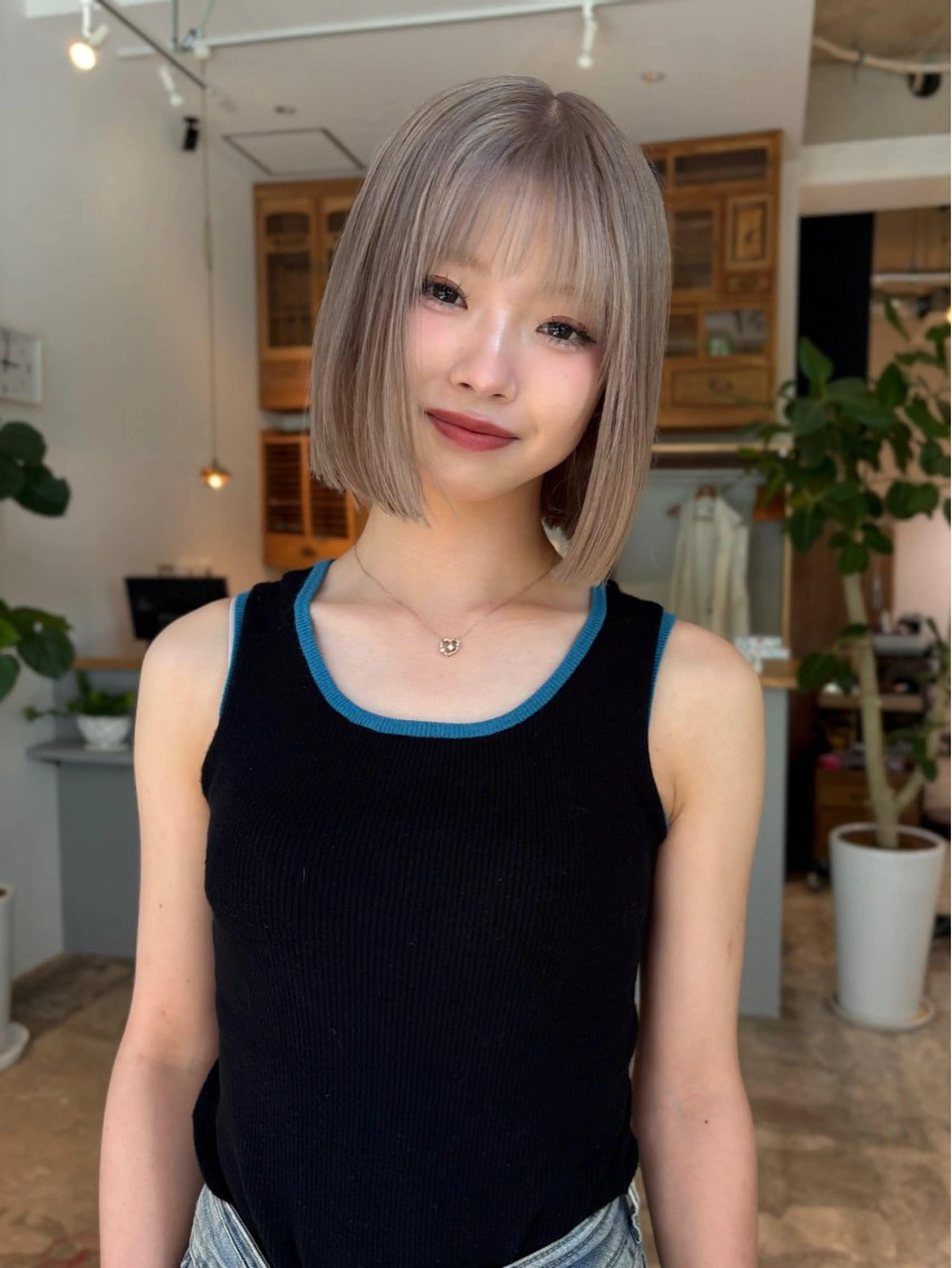ショート ボブ カット ヘアカラー トリートメント Fev YUZUのヘアスタイル