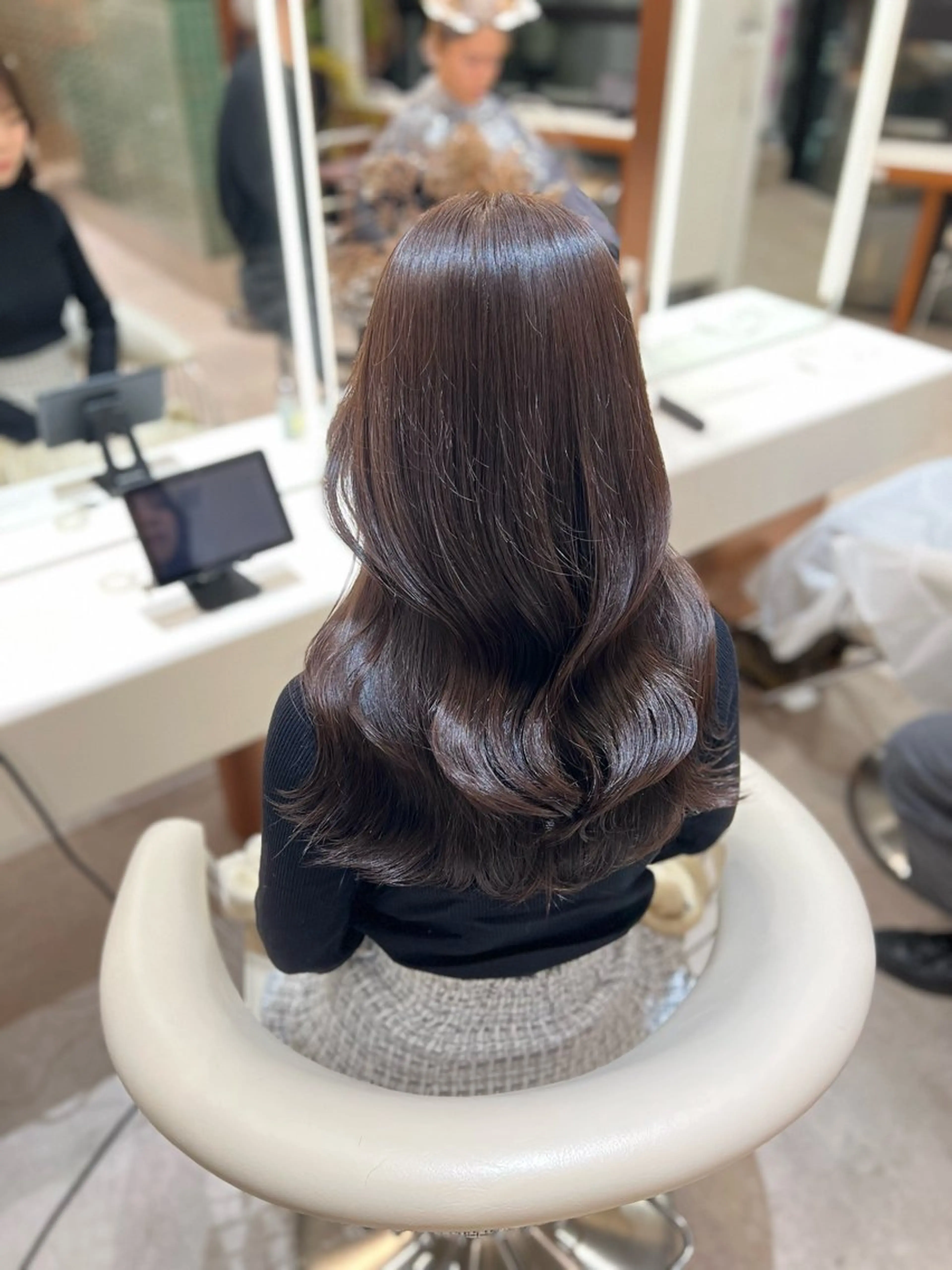 セミロング カラー ダークグレー ダークグレージュ グレージュ 韓国風ヘア レイヤーカット カット ヘアカラー トリートメント ヘアセット 韓国レイヤー🇰🇷 韓国研修◎渋谷カイトのヘアスタイル