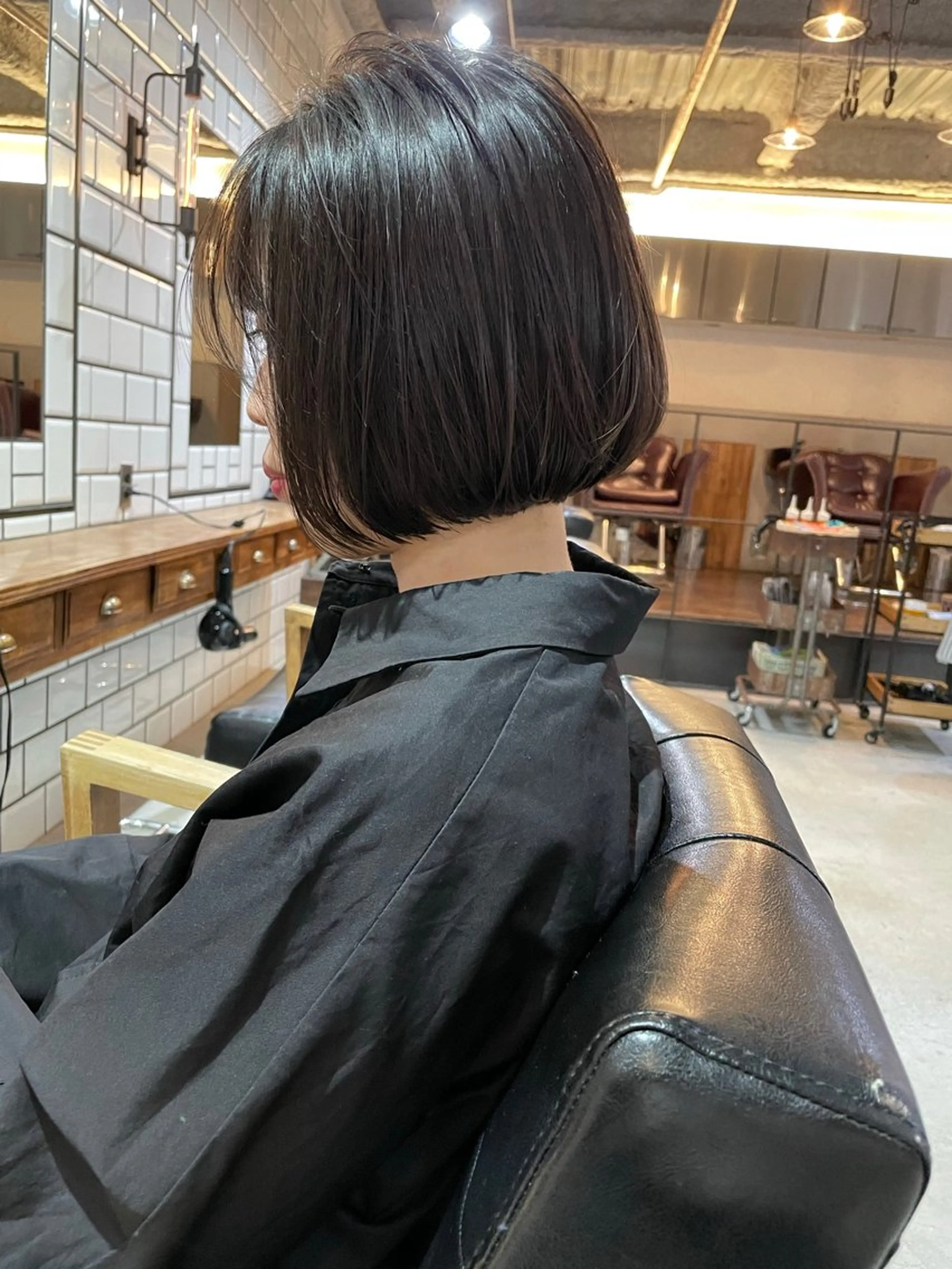 ミディアム カラー 切りっぱなしボブ ボブ MANON by H所属・俵 知広のヘアスタイル