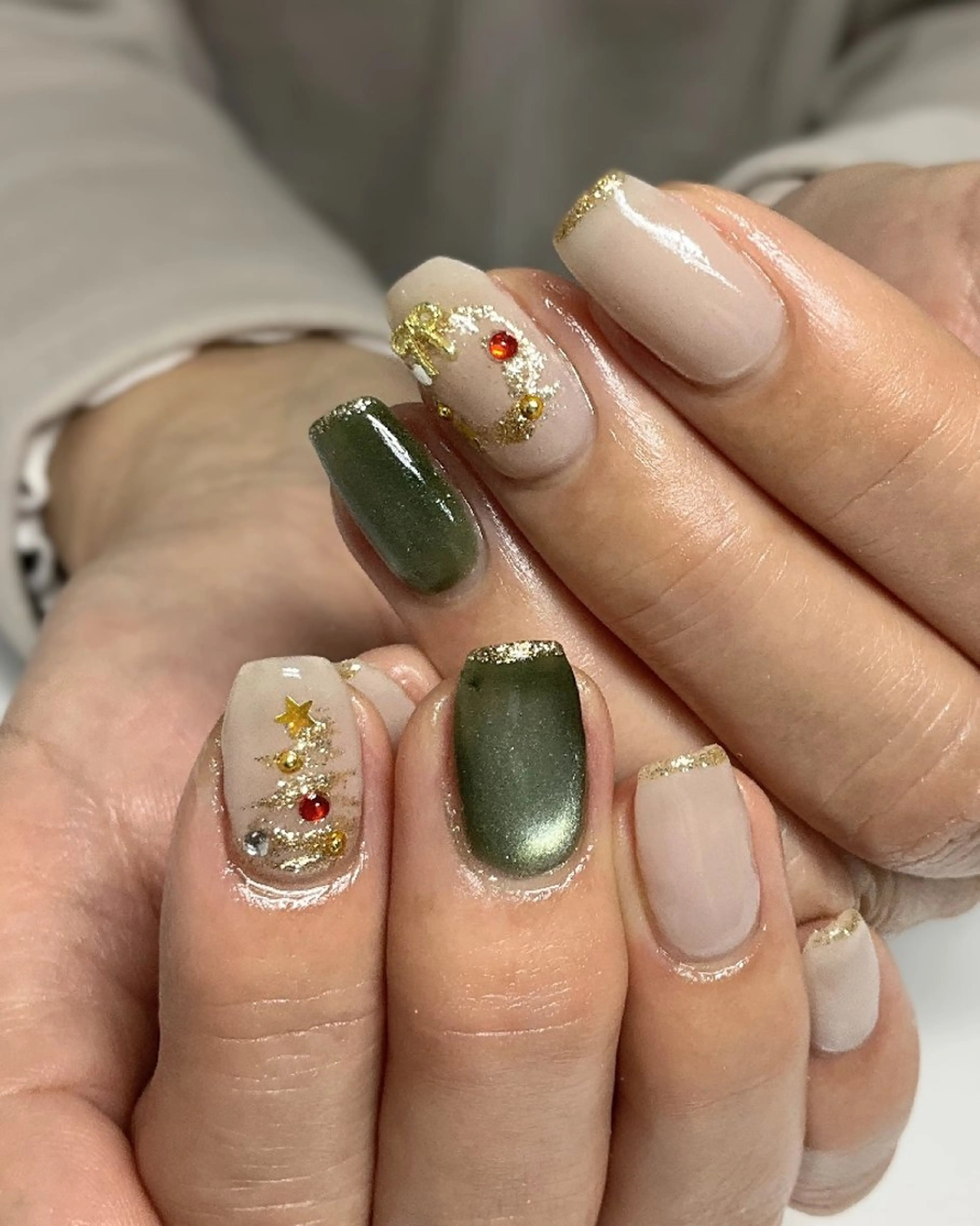 ネイル アートネイル ラメ(グリッター) 冬ネイル クリスマス ハンドネイル Nail&Care LUMET【ルメ】のネイルデザイン