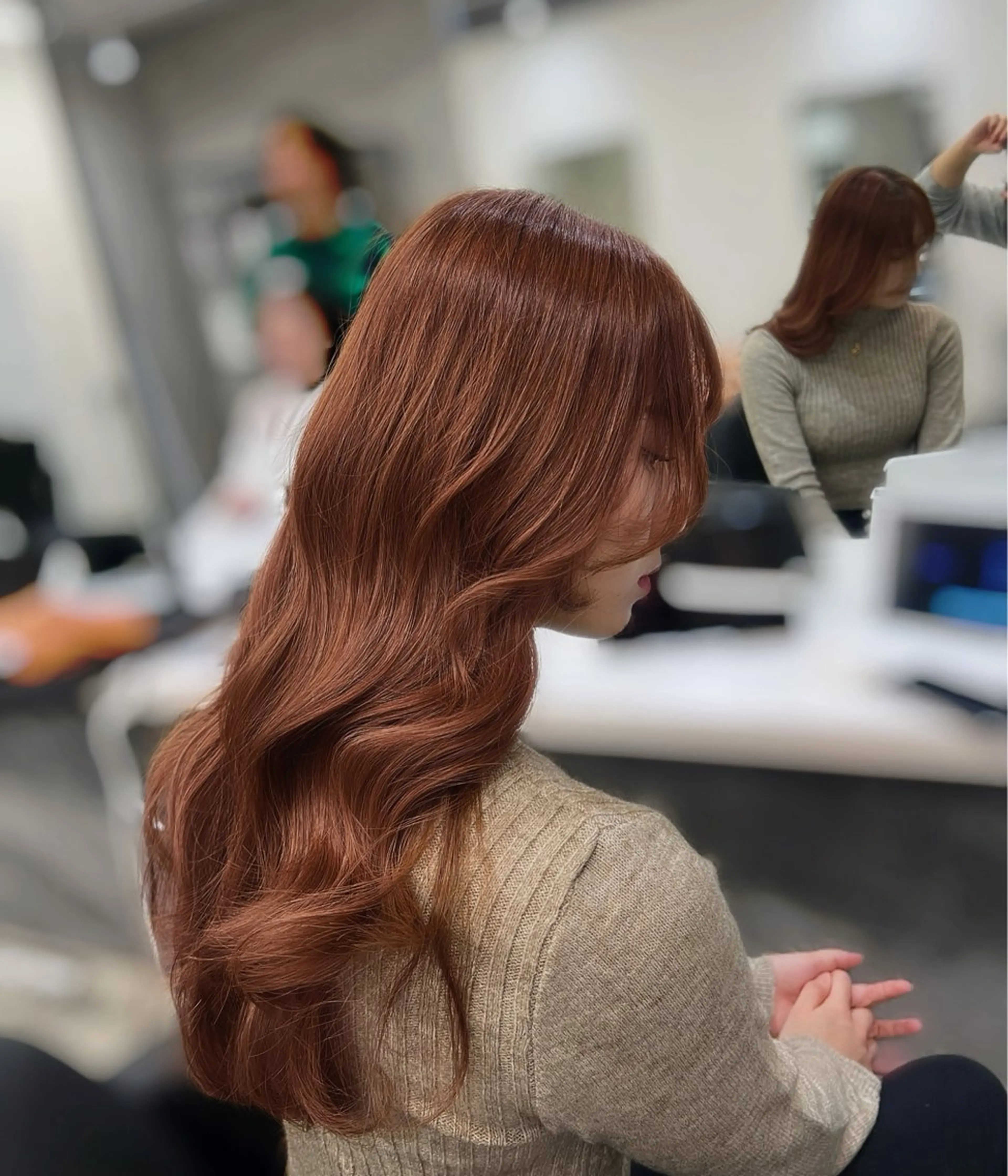 ロング カラー ブリーチ ダブルカラー ブリーチなしカラー レイヤーカット ヘアカラー トリートメント 頓所 大昂のヘアスタイル