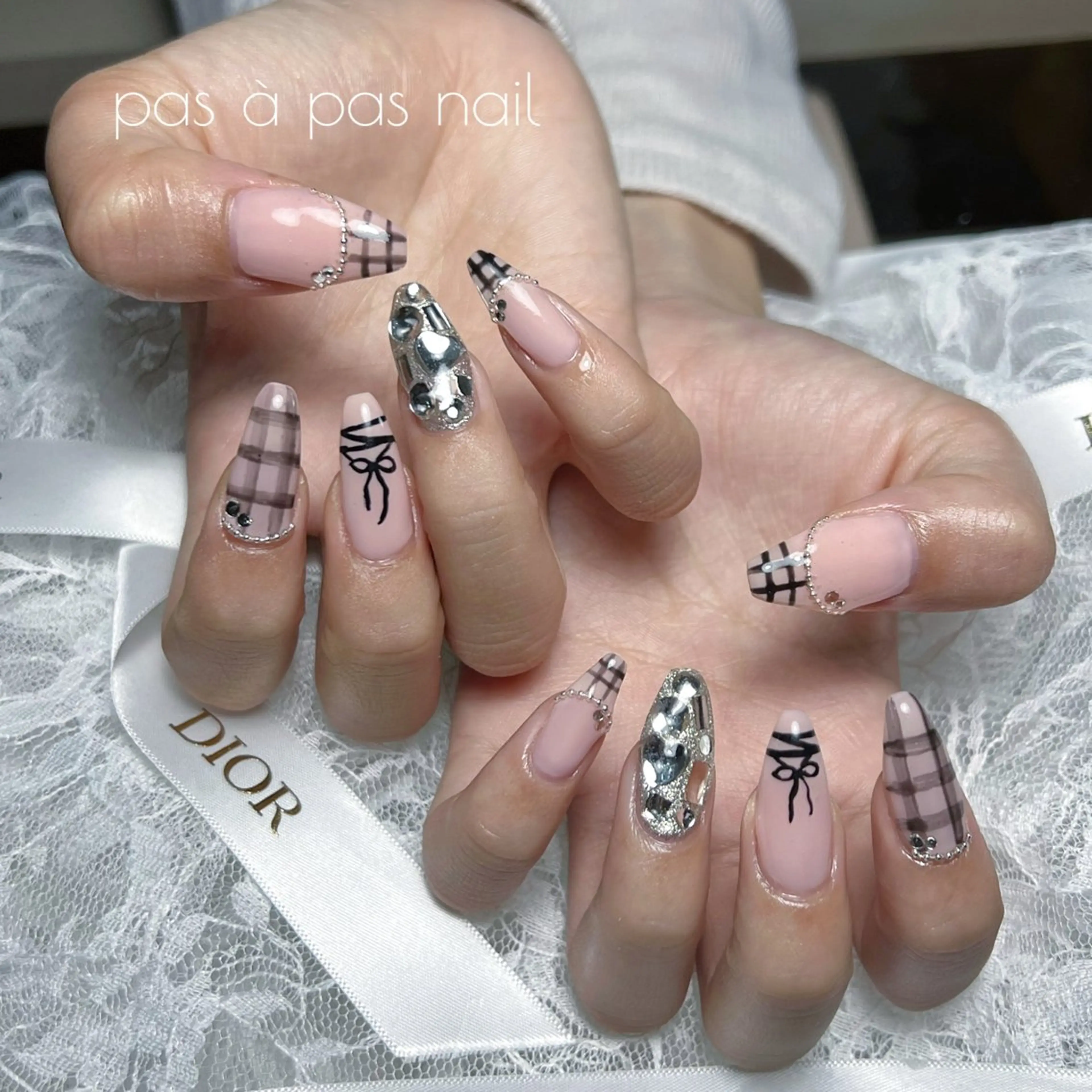 ネイル リボン ハンドネイル miku nail🦋のネイルデザイン