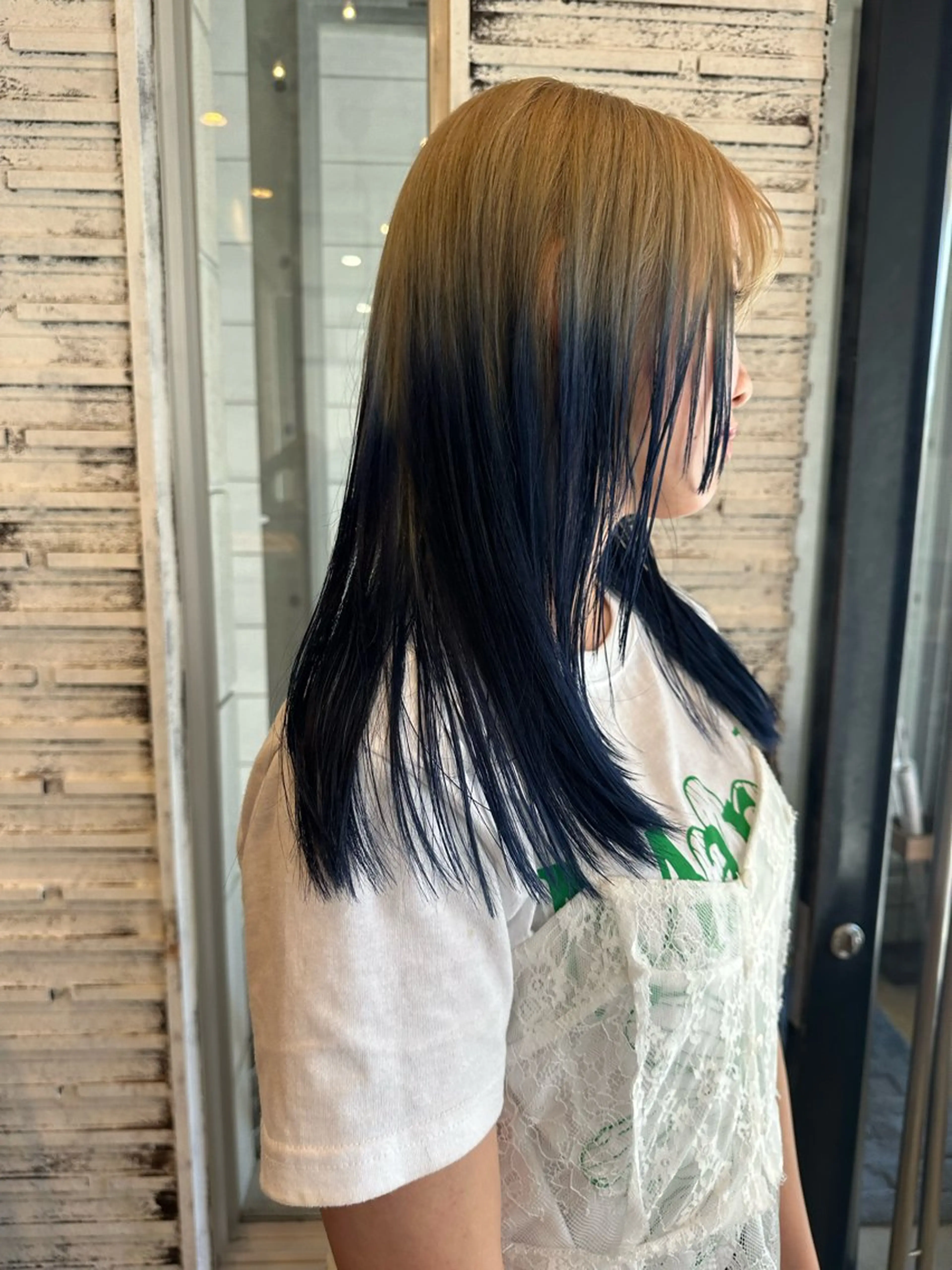 セミロング カラー ベージュカラー ブリーチ ブルーカラー ケアブリーチ デザインカラー ヘアカラー ✨艶ブリーチカラー✨ 酸性ストレート光太郎のヘアスタイル
