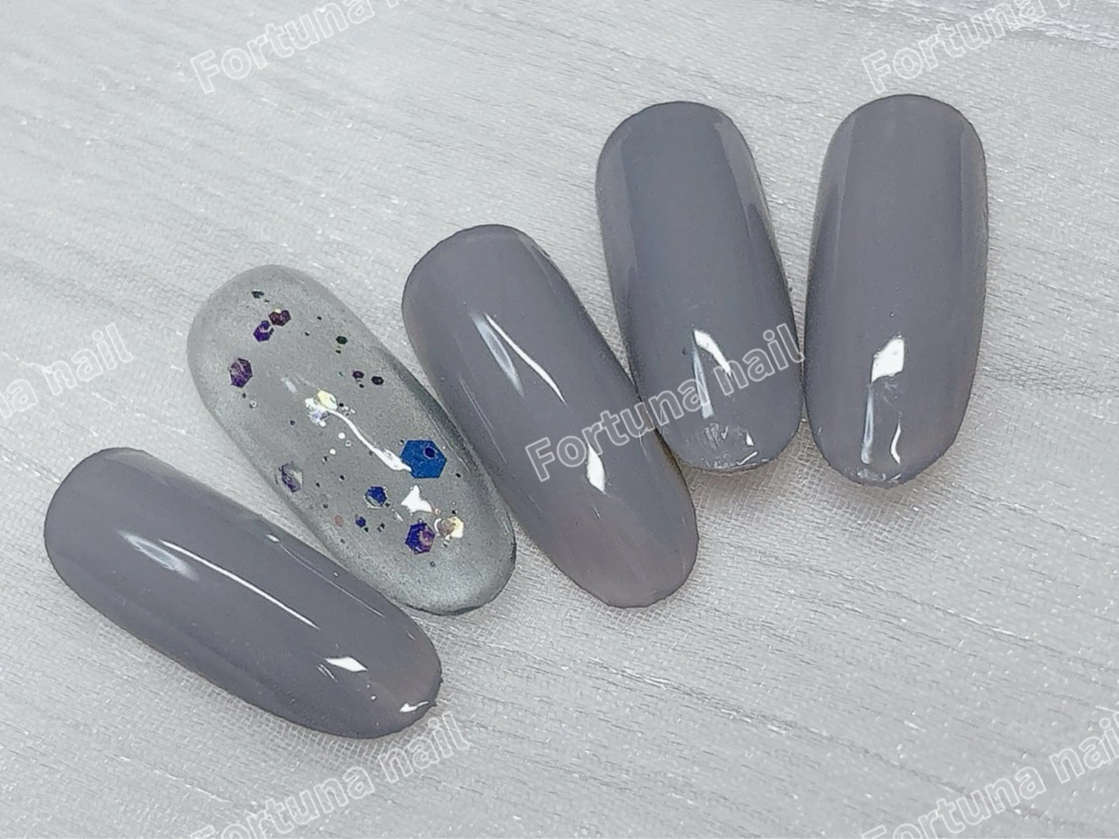 ネイル ハンドネイル Nail •Head スパFortunaのネイルデザイン