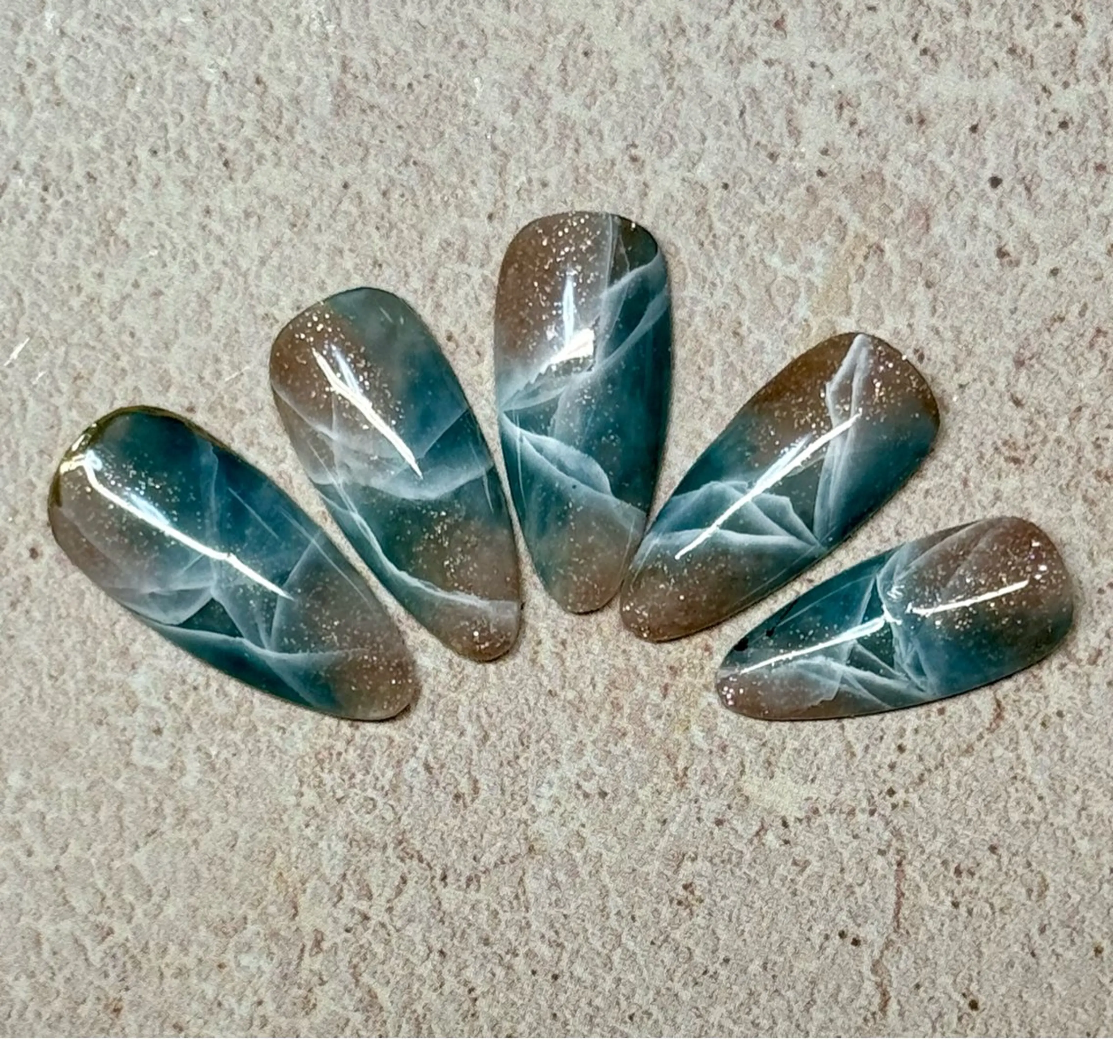 ネイル アートネイル チークネイル フレンチネイル キラキラネイル ラメ(グリッター) M.N_ nailのネイルデザイン