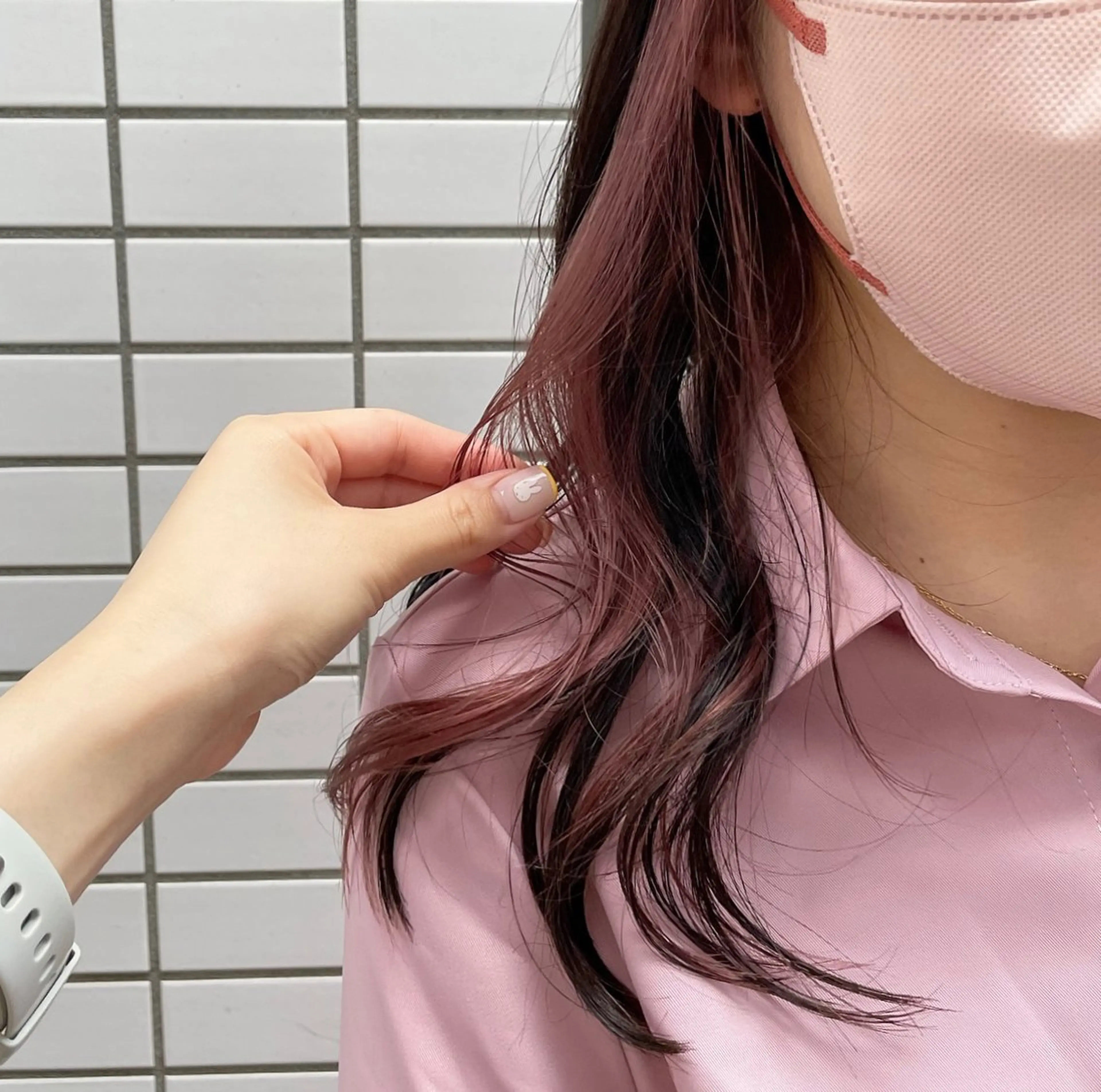 イヤリングカラー（ブリーチ＋オンカラー）の写真