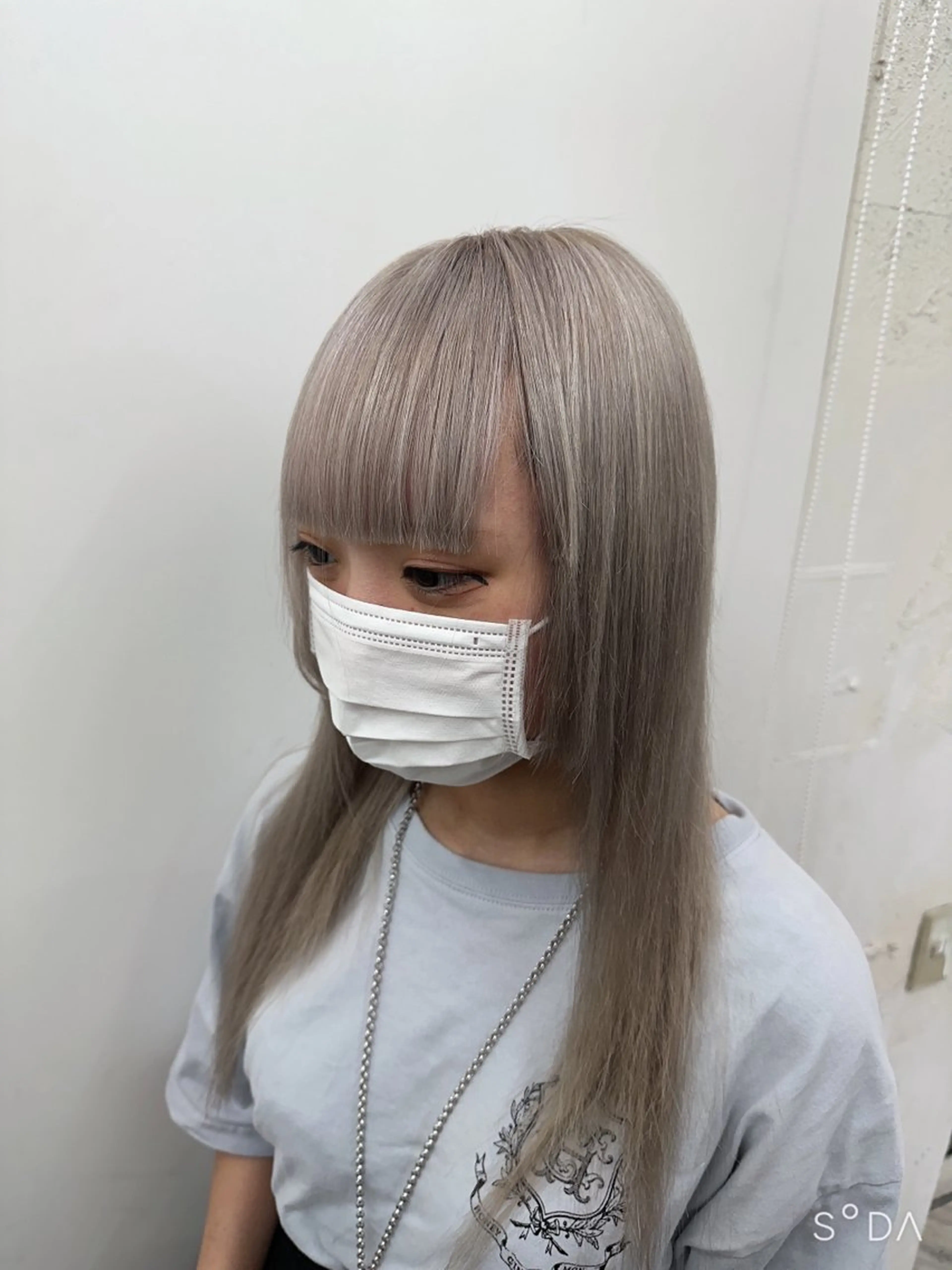 セミロング エクステ 奥本 侑 ハイトーン、髪質改善のヘアスタイル