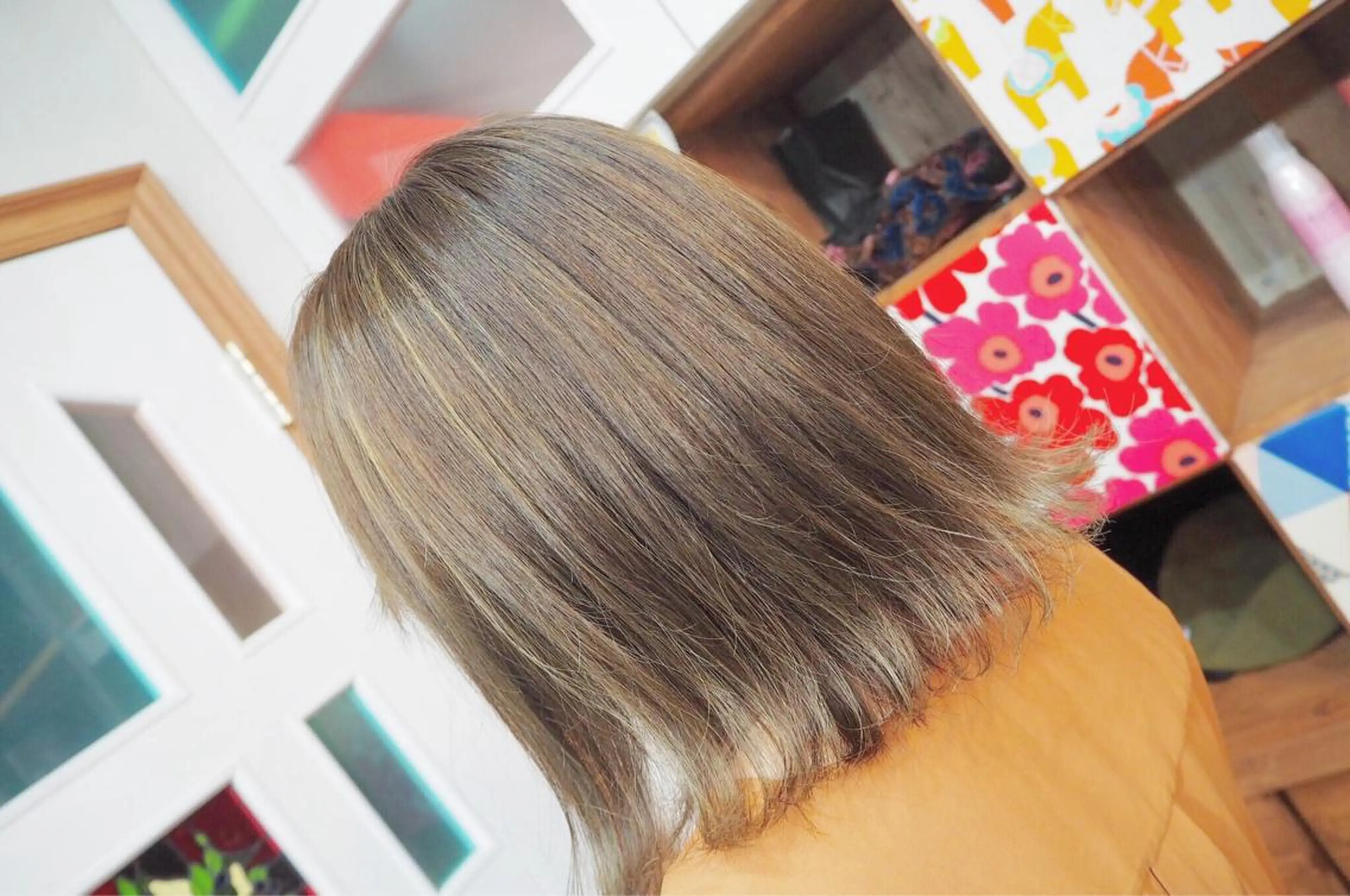 ミディアム ボブ 外国人風カラー ハイライト 外ハネヘア ポルタカリーナサロン yukariのヘアスタイル