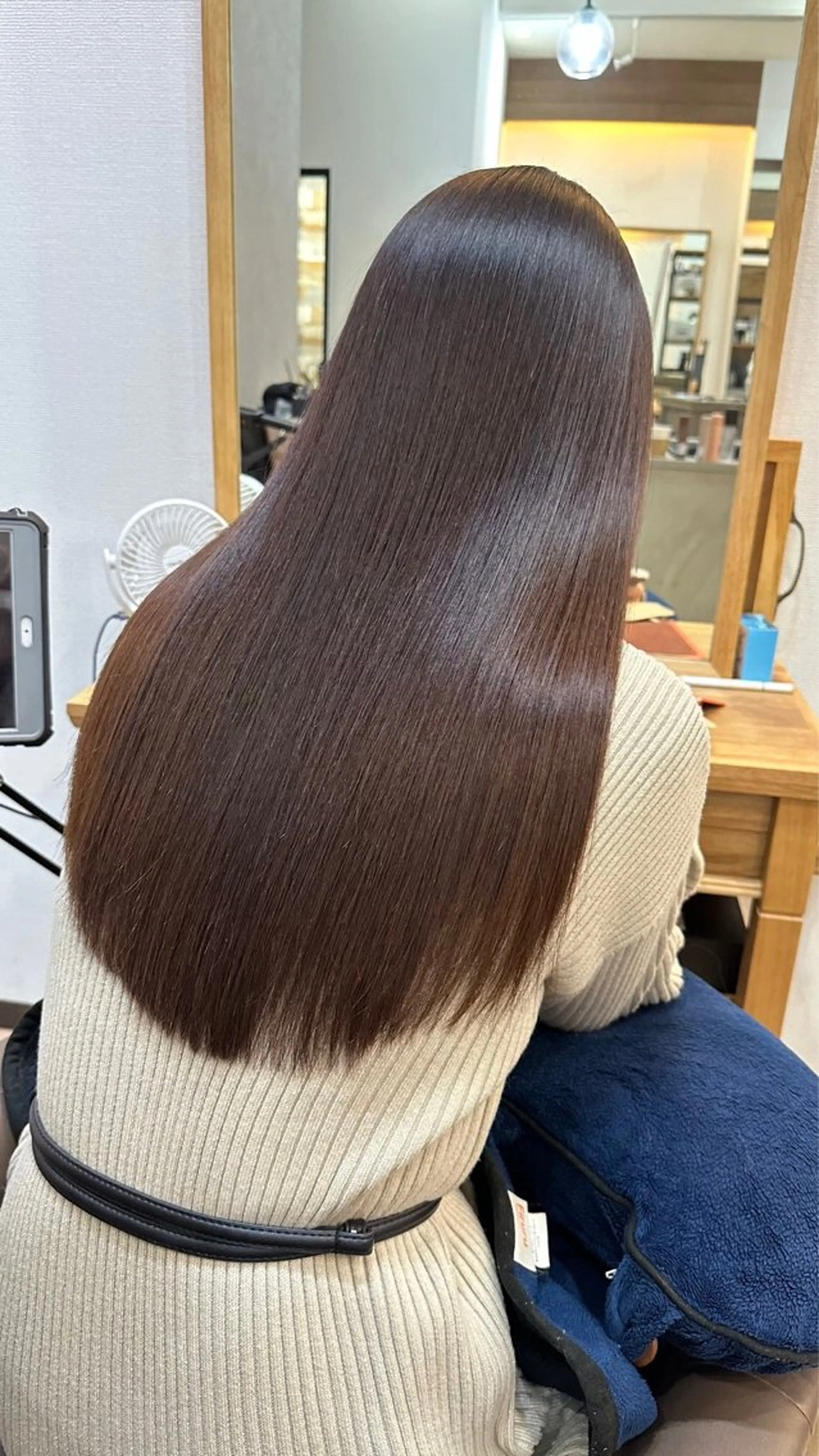 セミロング トリートメント カット ヘアカラー トリートメント 河西 楓のヘアスタイル