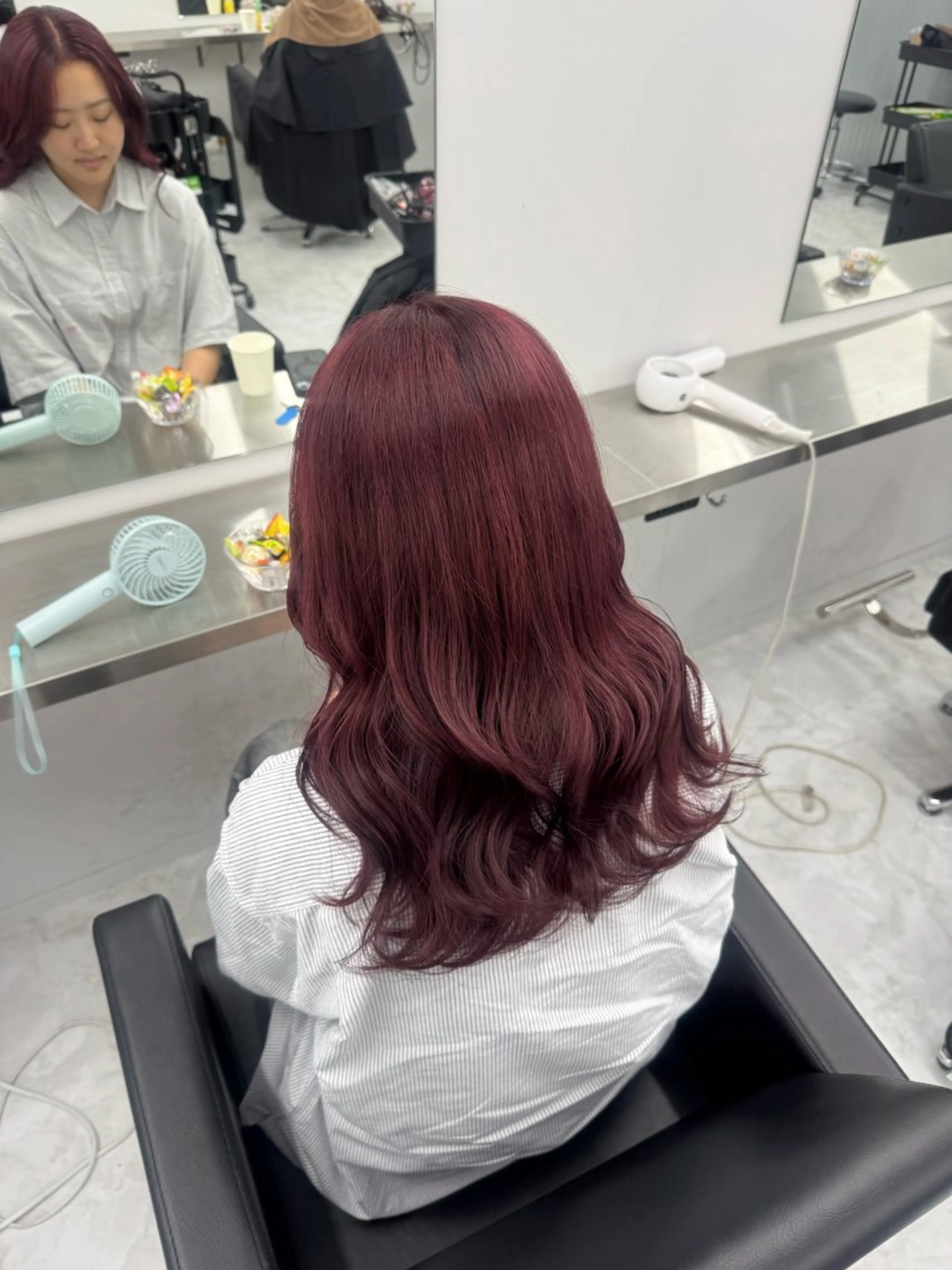 セミロング Newone by neighbor所属・うる艶🫧ハイトーン 💜🦋🫧ミズキのヘアスタイル