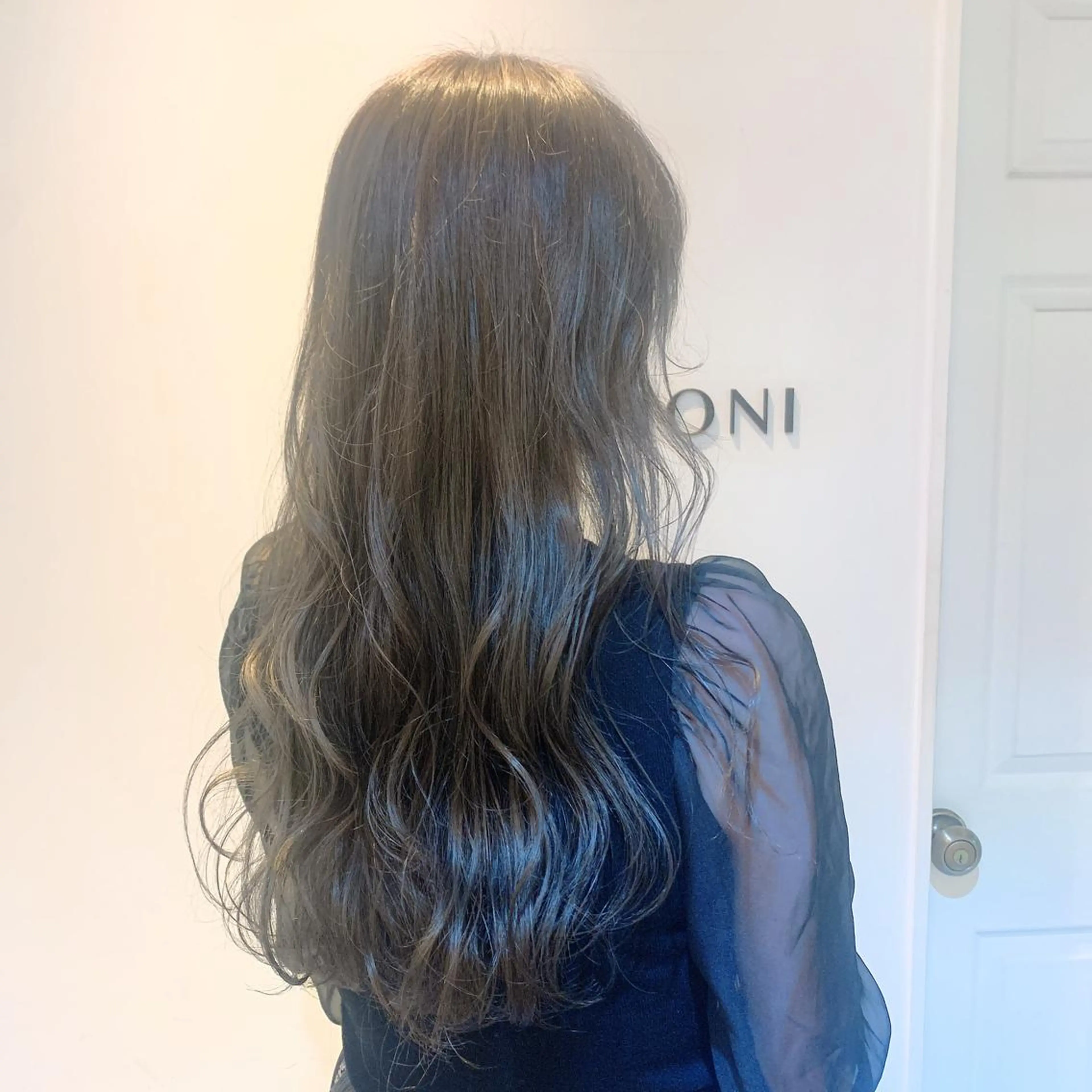 ロング カラー ヘアアレンジ ダークグレー ダークグレージュ グレージュ JYUNESU表参道所属・似合わせhair🔸 アサダ　タカコ🔸のヘアスタイル